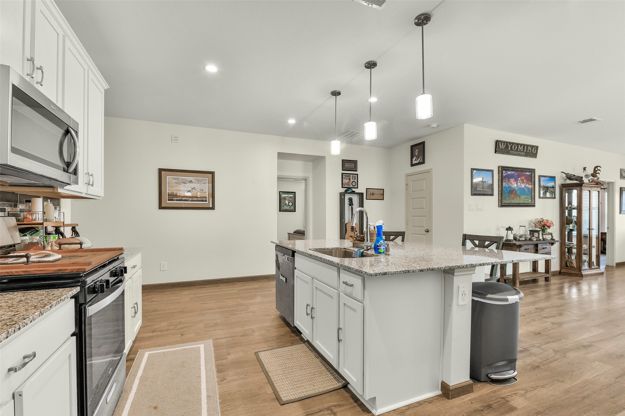 9621 Wall Street Property Photo 11