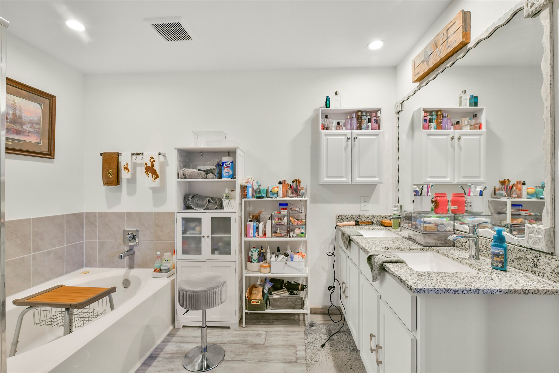 9621 Wall Street Property Photo 16