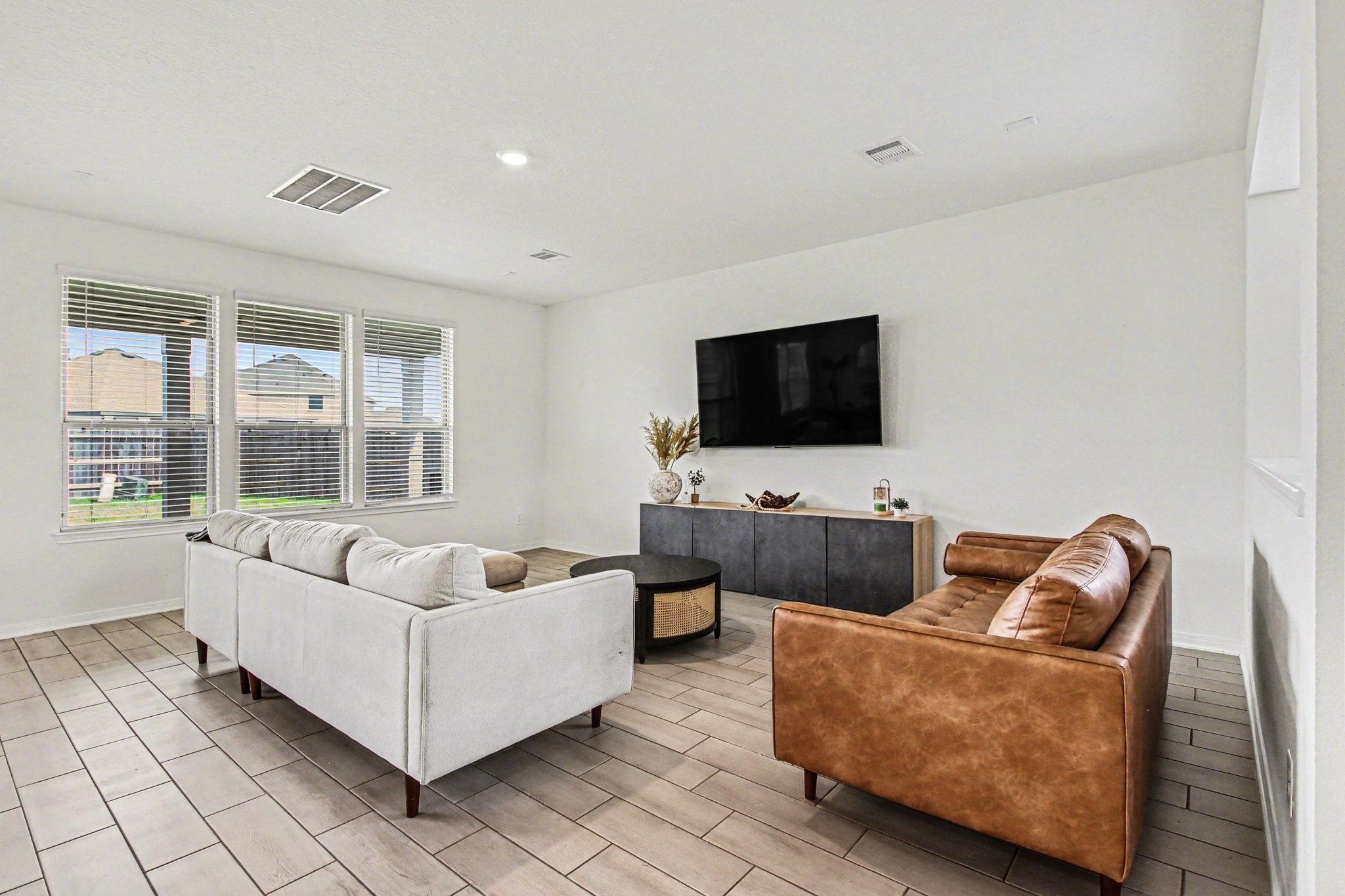 21202 Sunray Harbor Drive Property Photo 8