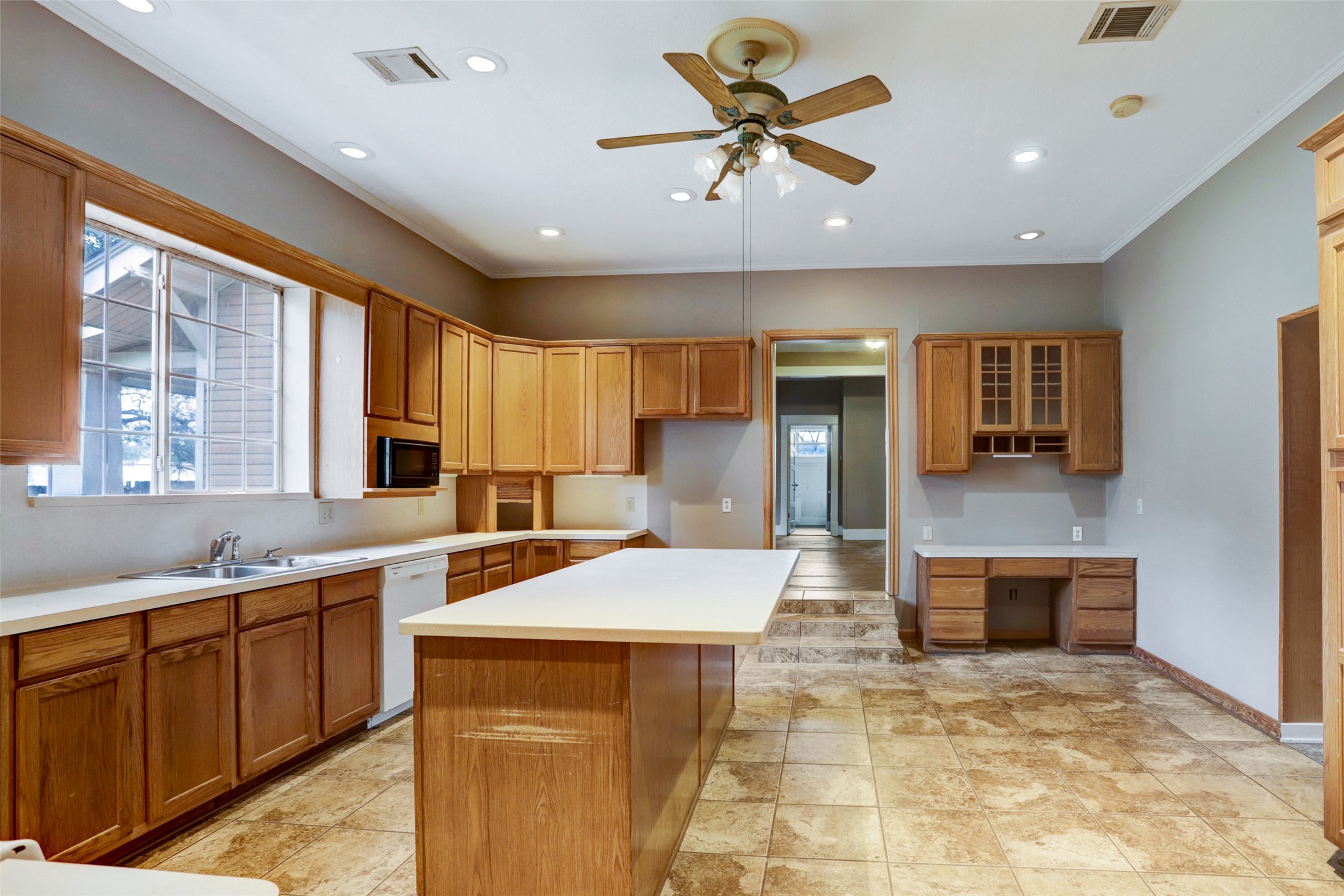 1207 N Meyer Street Property Photo 7