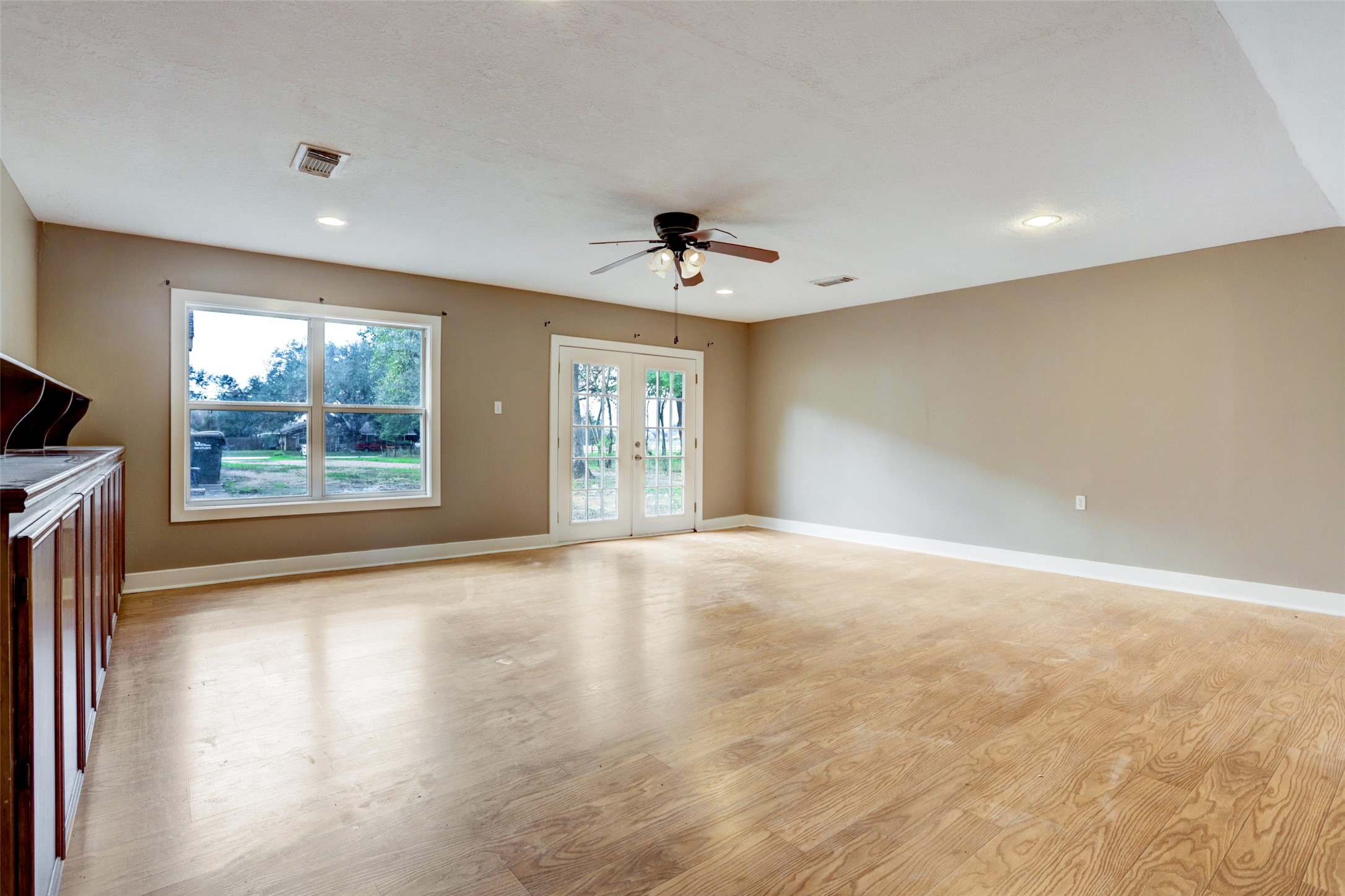 1207 N Meyer Street Property Photo 8