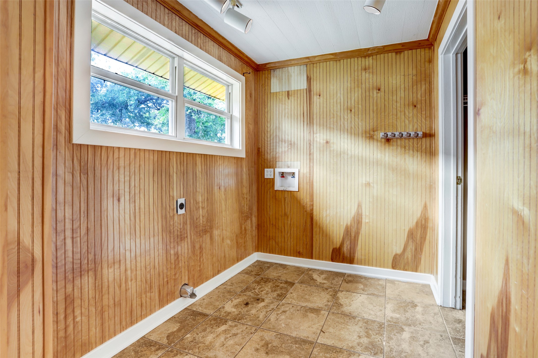 1207 N Meyer Street Property Photo 9