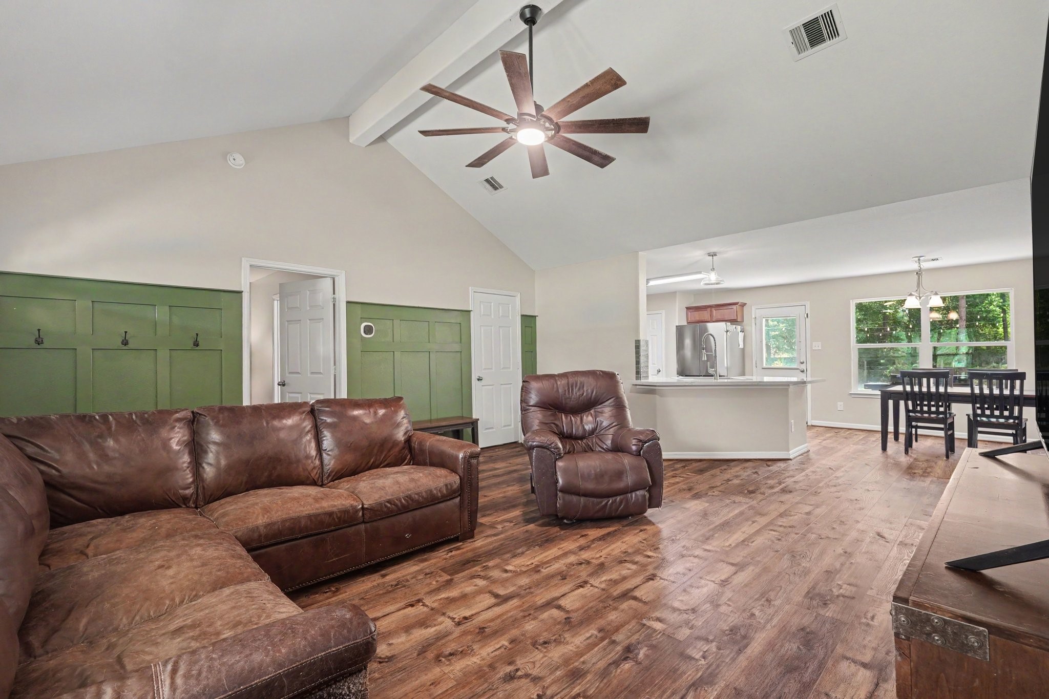 26023 Rolling Forest Lane Property Photo 4