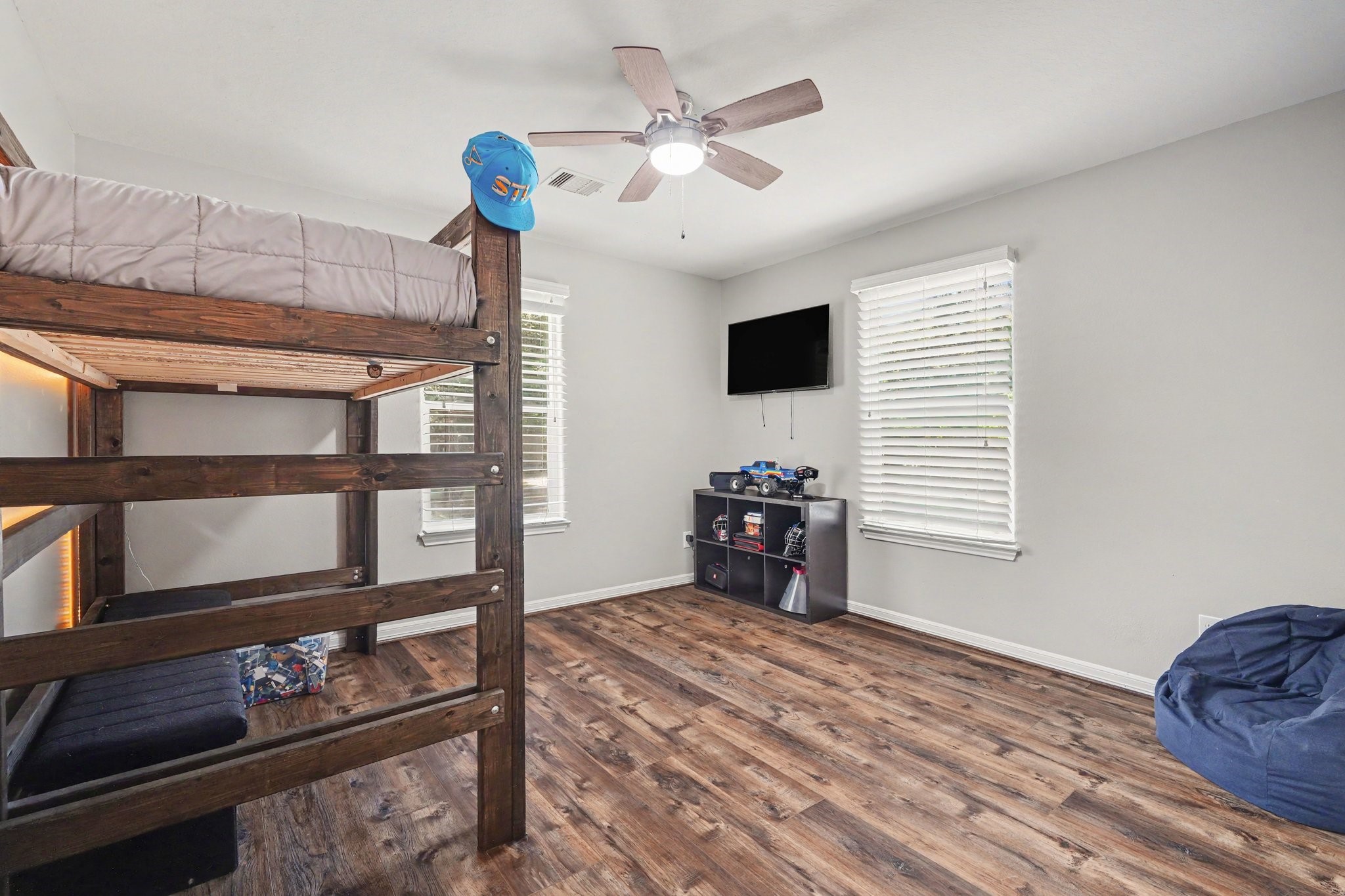 26023 Rolling Forest Lane Property Photo 12
