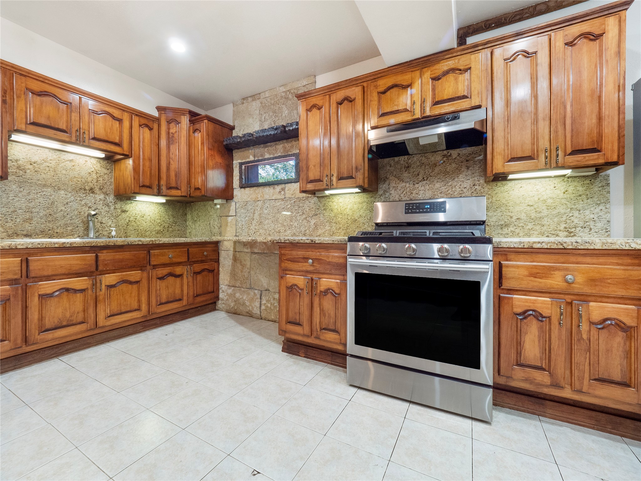 9607 Carousel Lane Property Photo 7