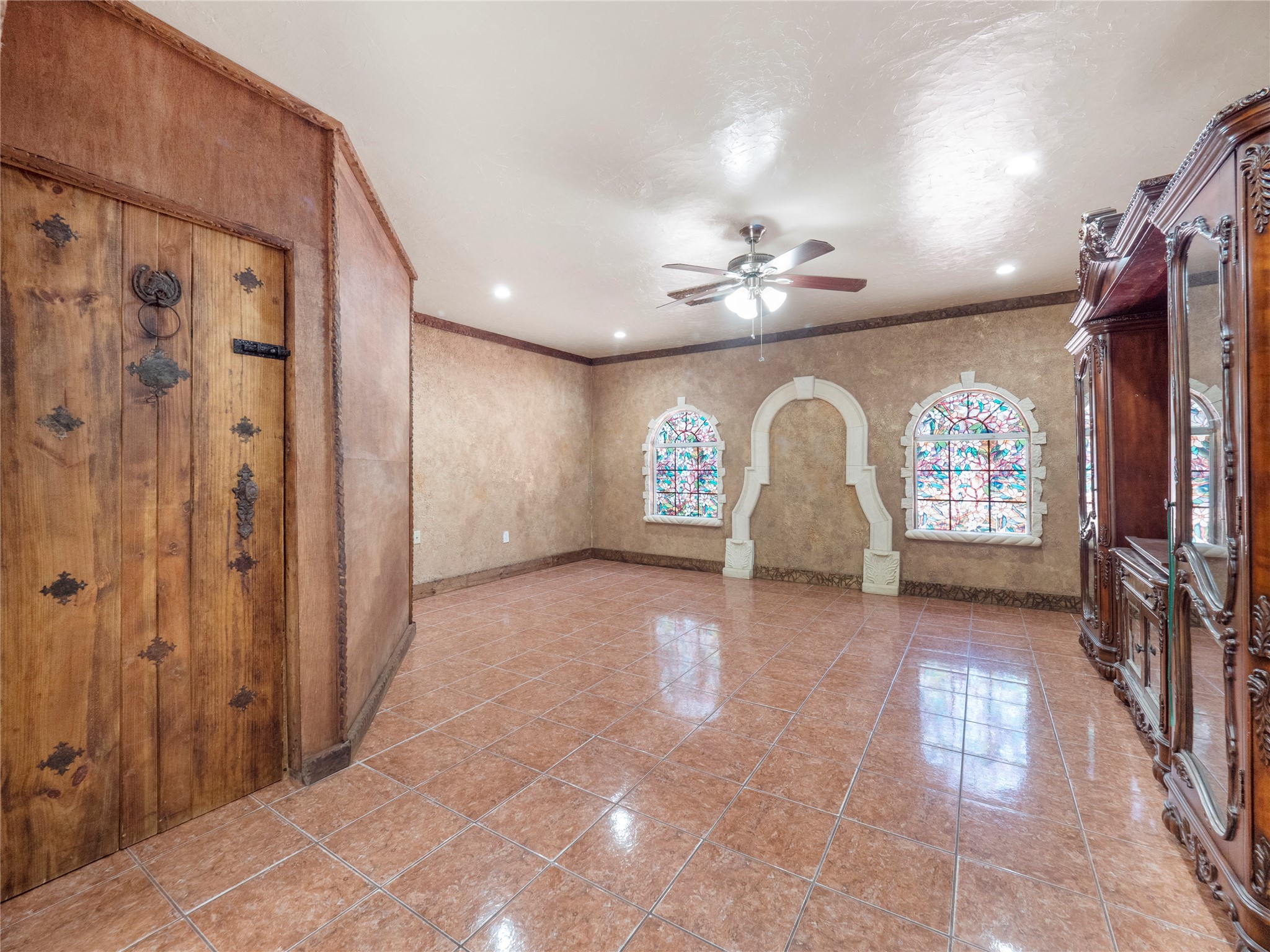9607 Carousel Lane Property Photo 10
