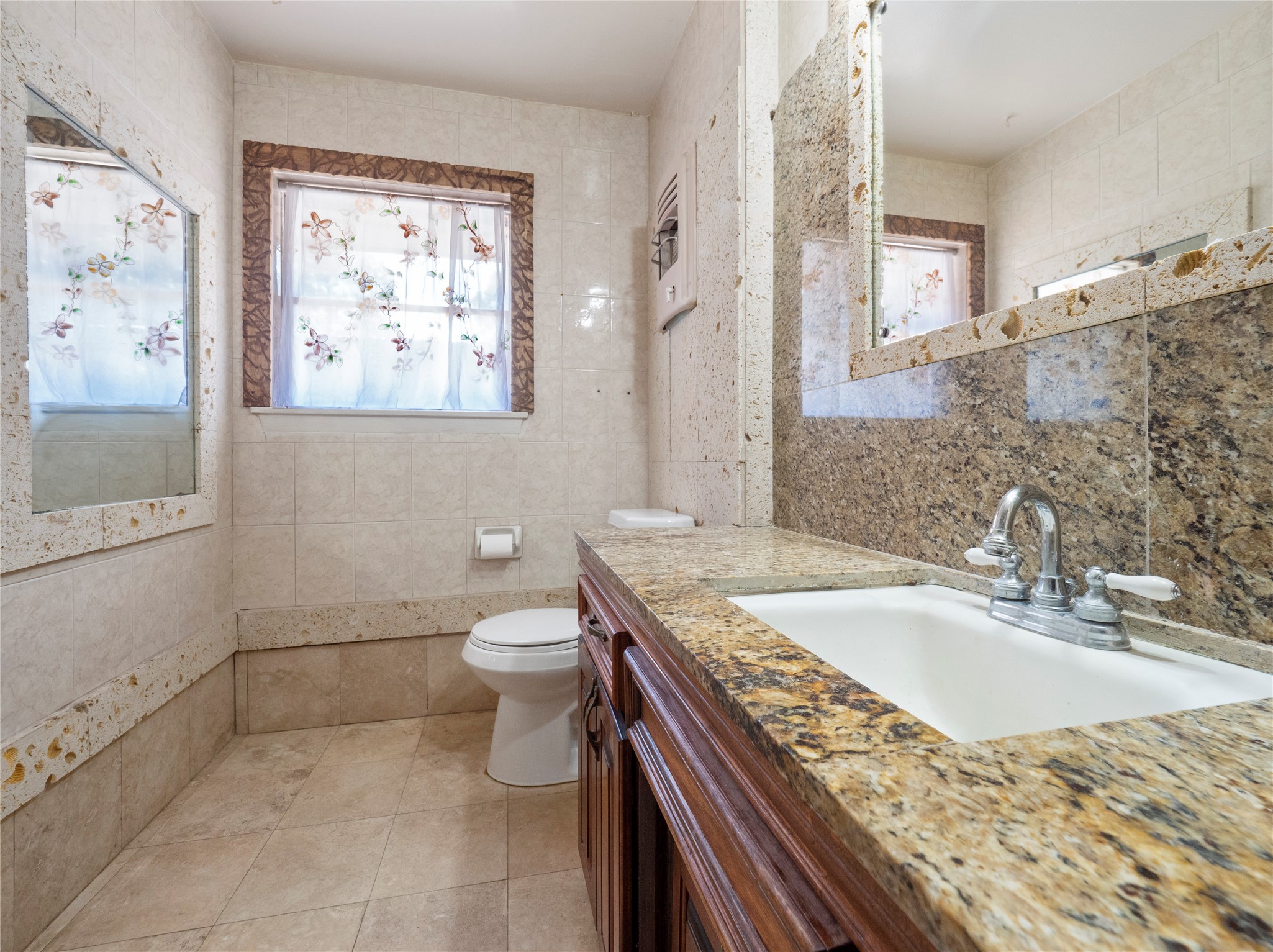 9607 Carousel Lane Property Photo 14