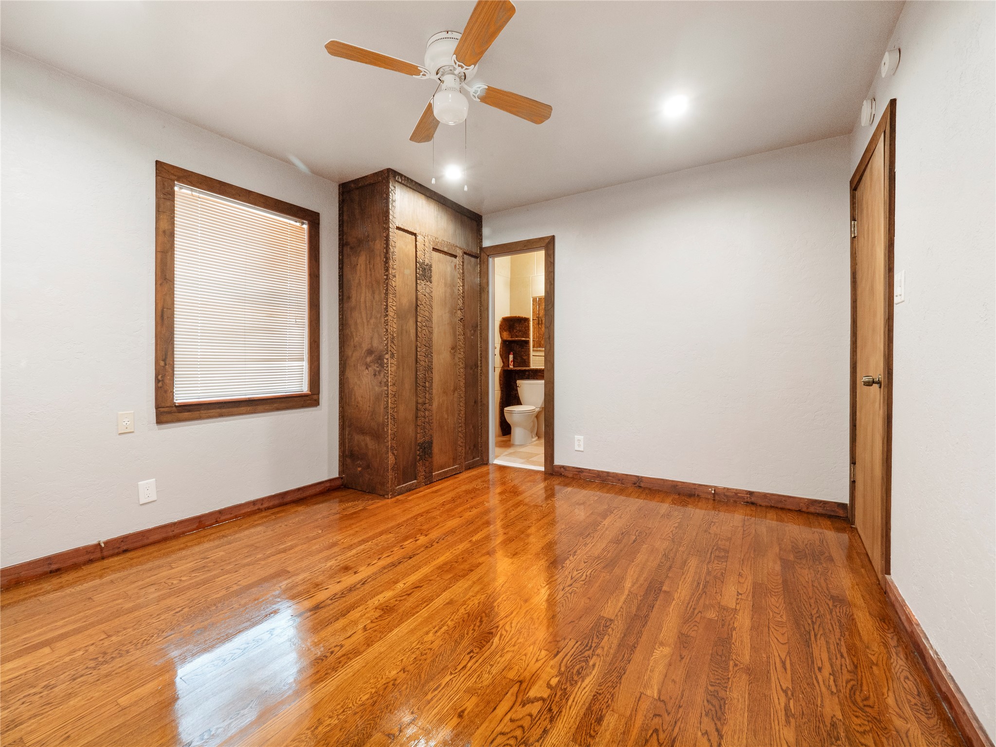 9607 Carousel Lane Property Photo 16