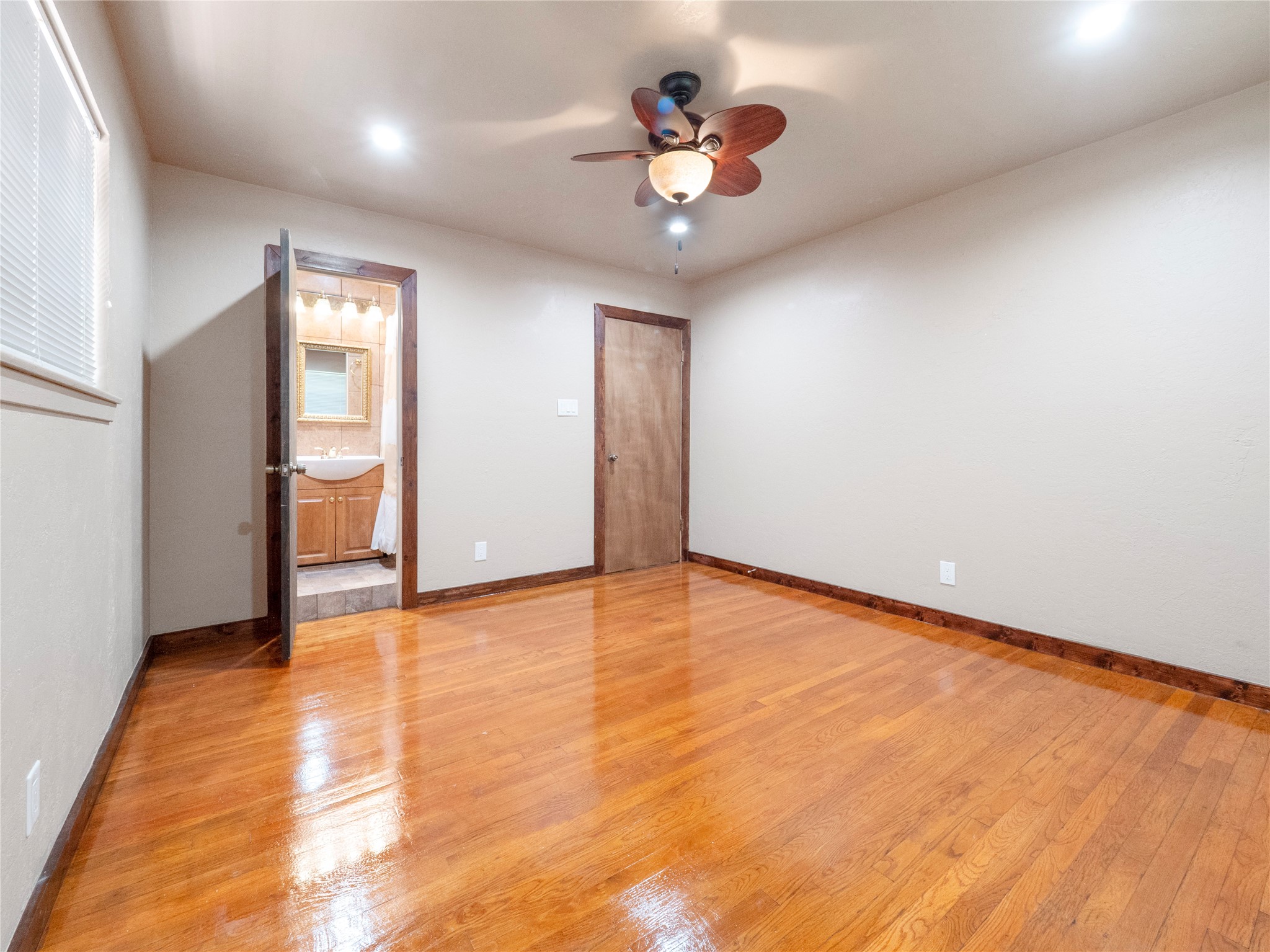 9607 Carousel Lane Property Photo 18