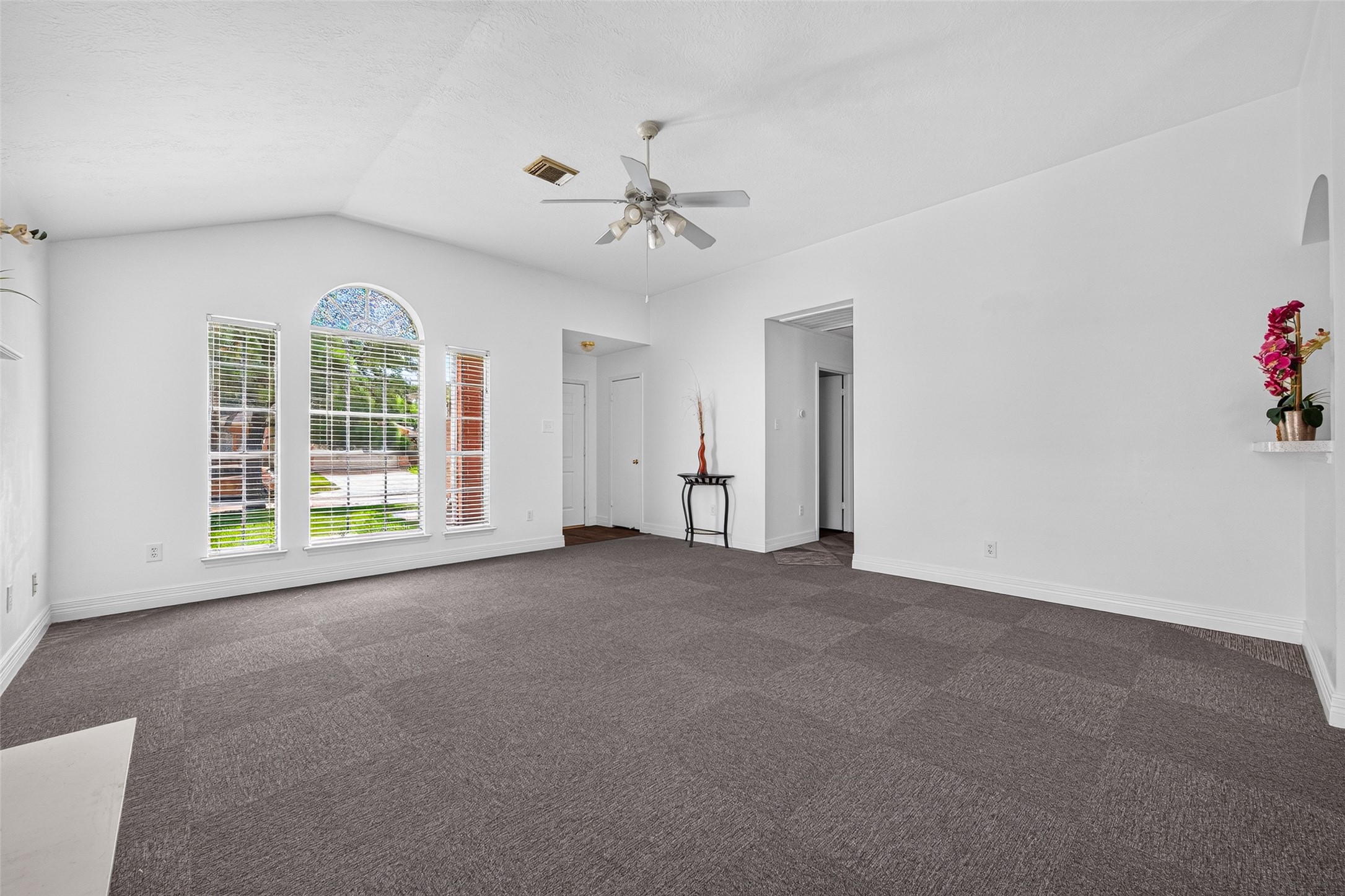 15502 Prairie Oaks Drive Property Photo 5