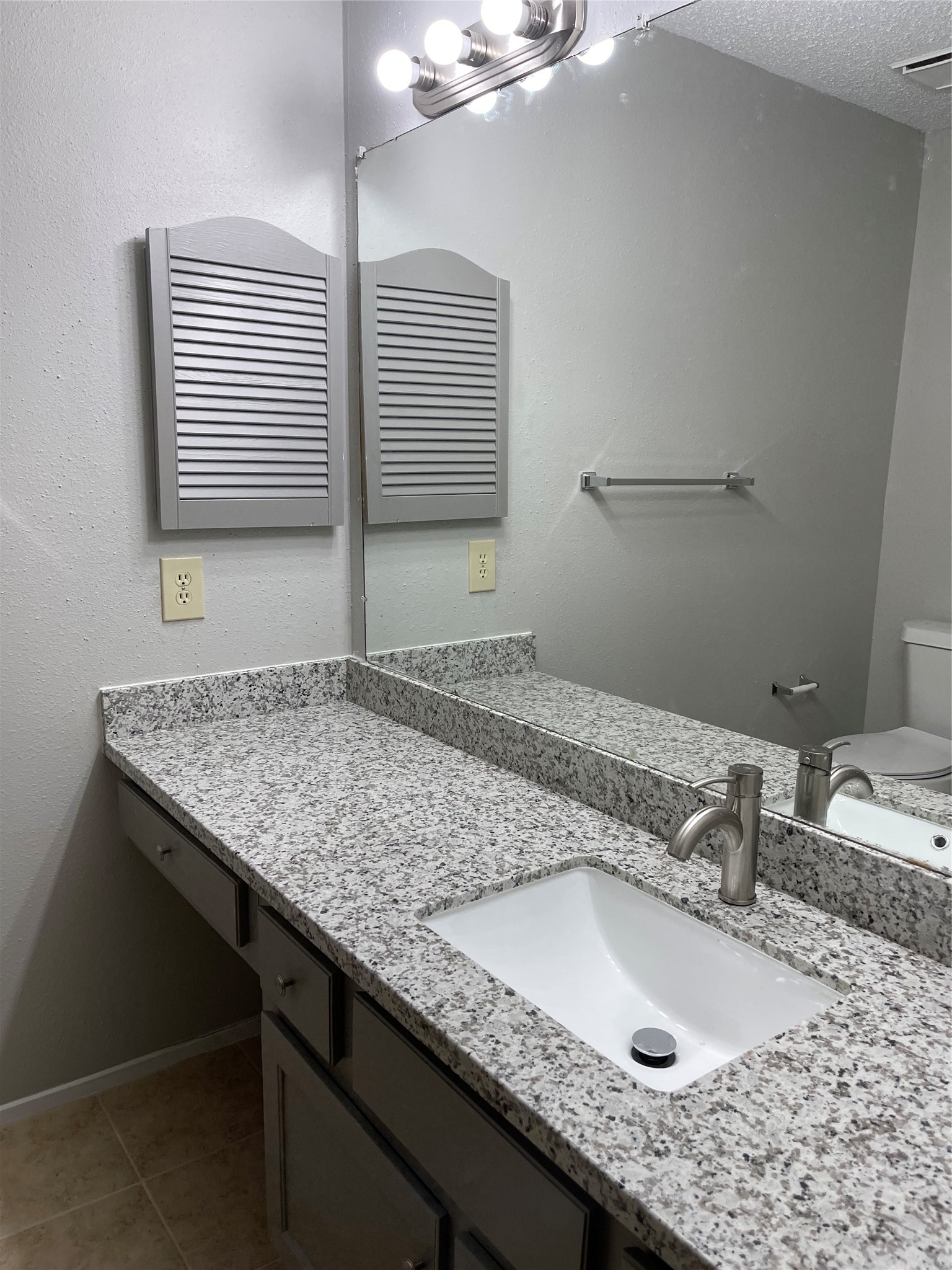 15627 Weldon Drive Property Photo 22