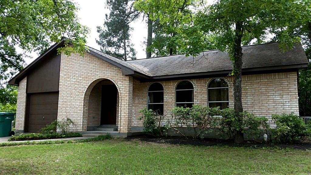 240 N Forest Drive Property Photo 1