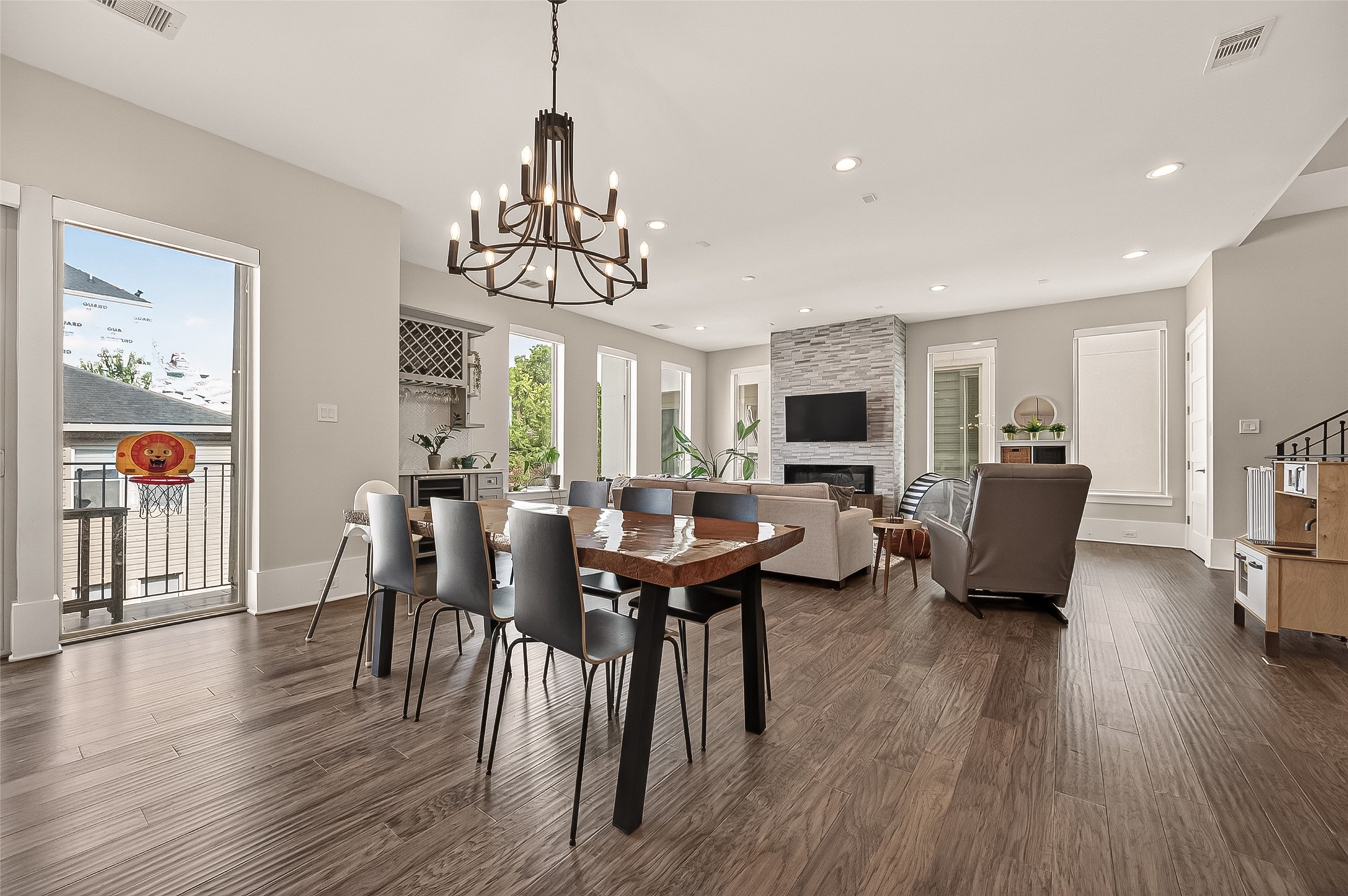 1810 Branard Street B Property Photo 8