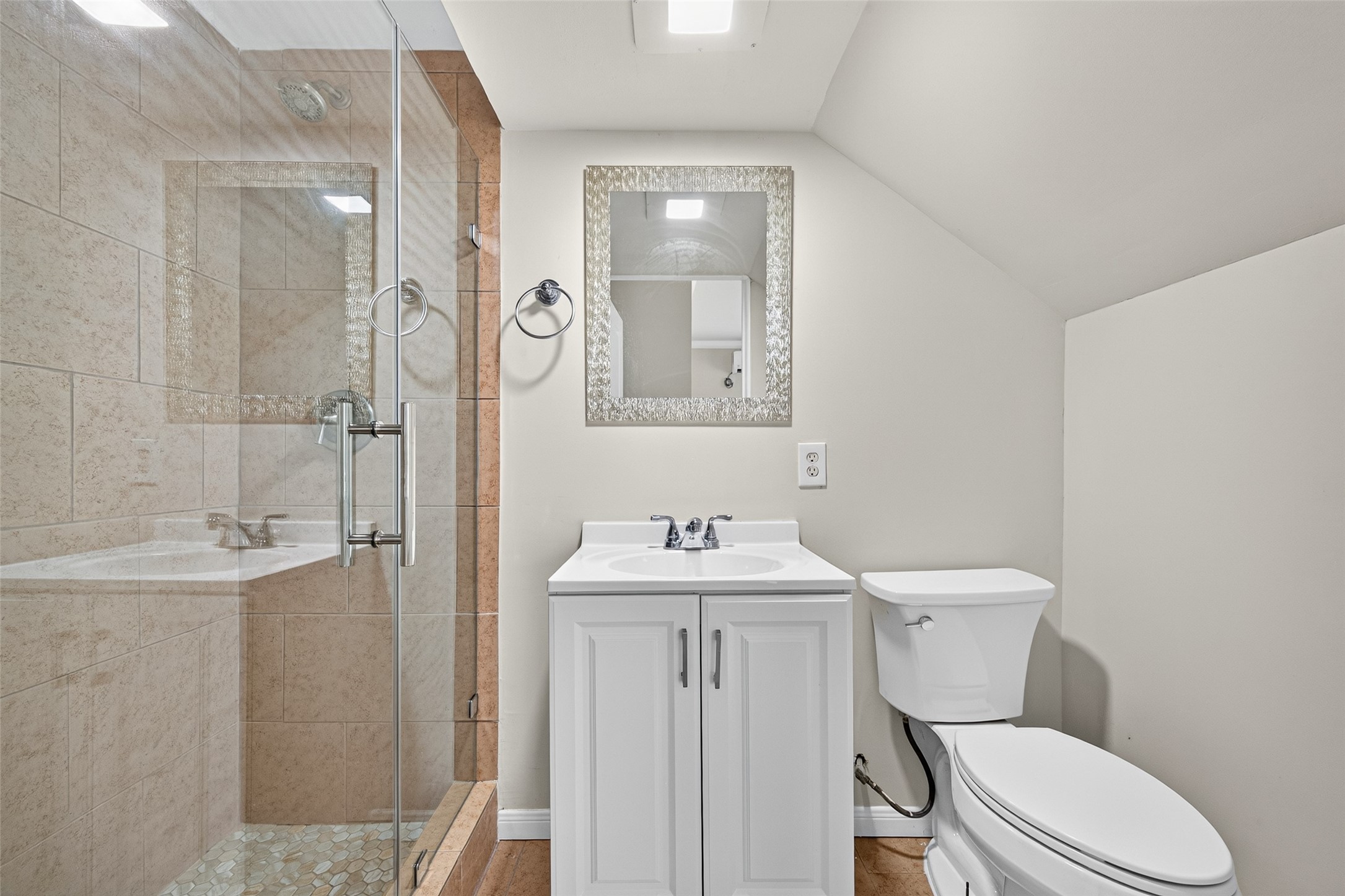 1927 Hawthorne Street Property Photo 26