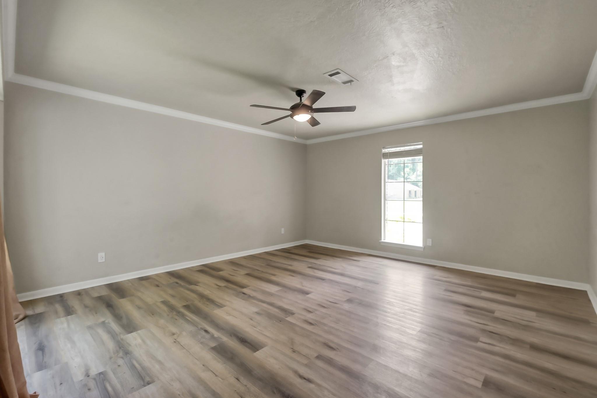 88 April Wind Drive S Property Photo 12