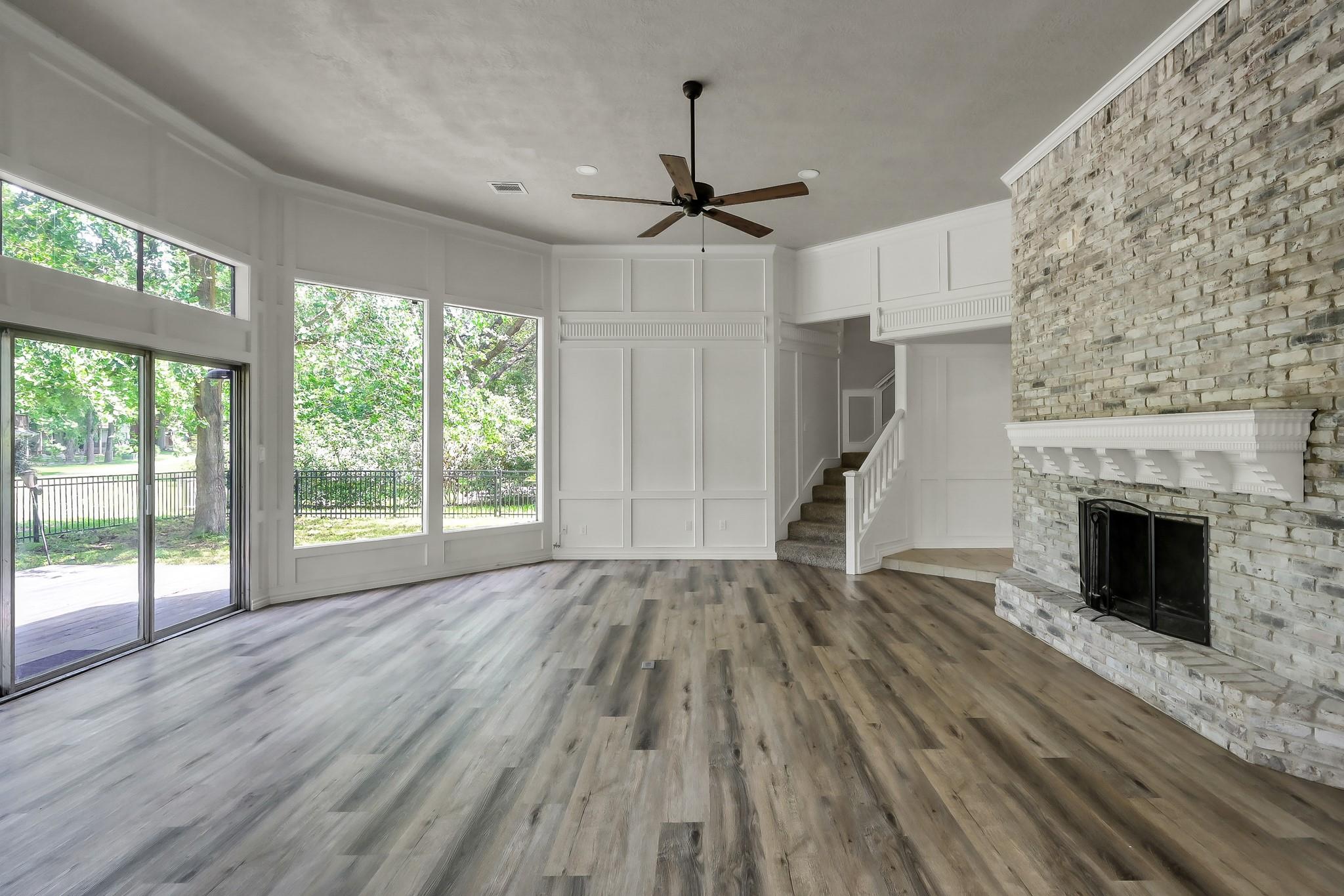 88 April Wind Drive S Property Photo 18