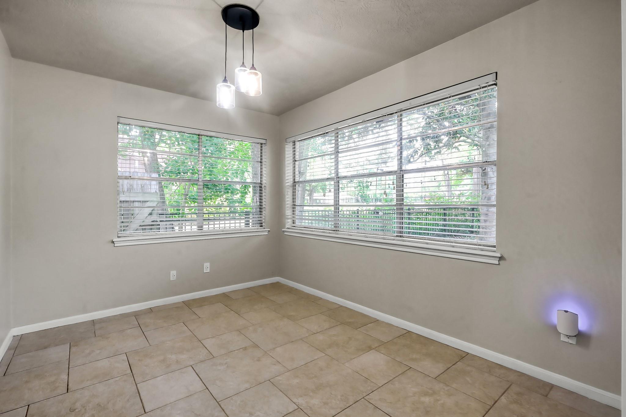 88 April Wind Drive S Property Photo 20