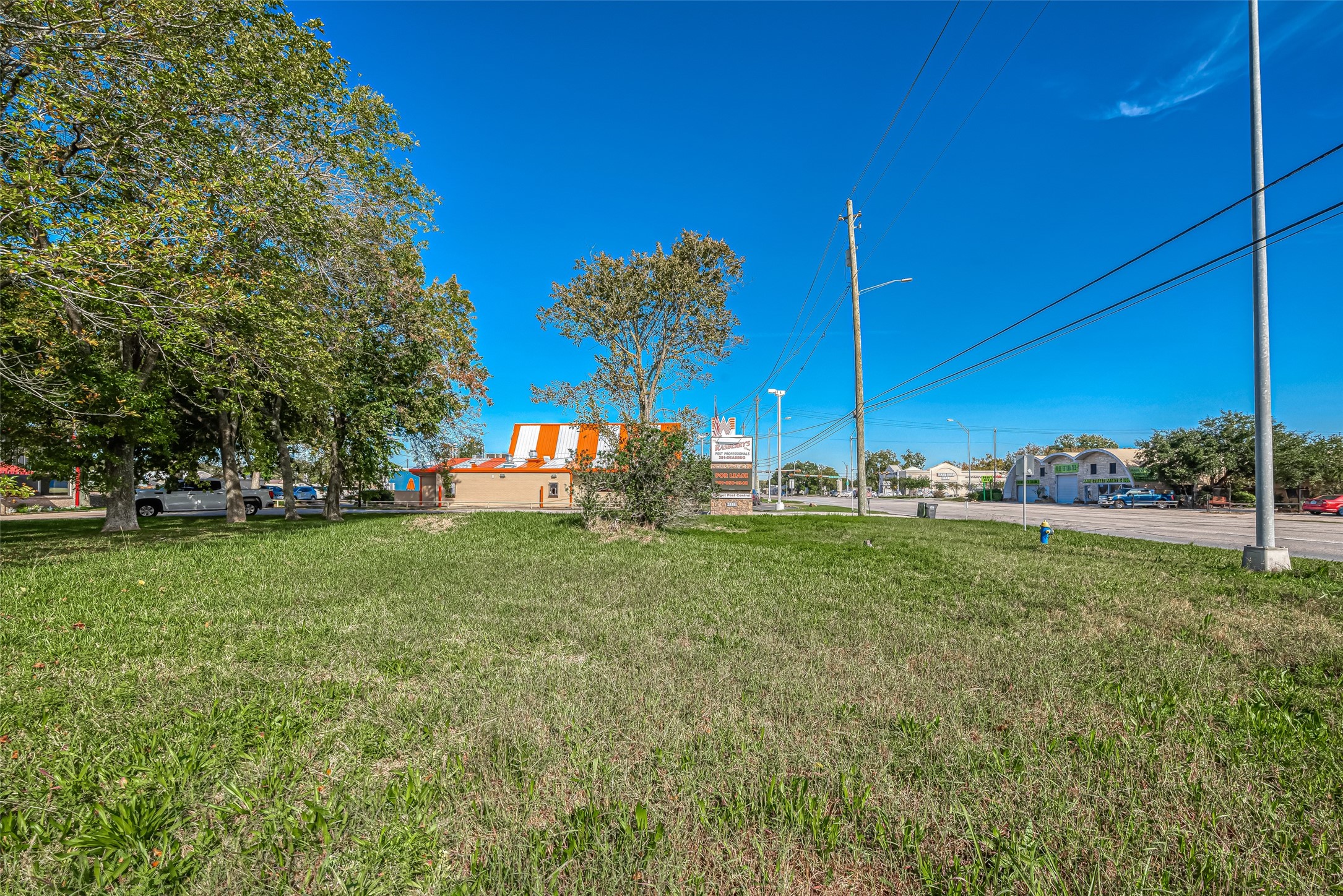 2422-2436 S Main Street Property Photo 9