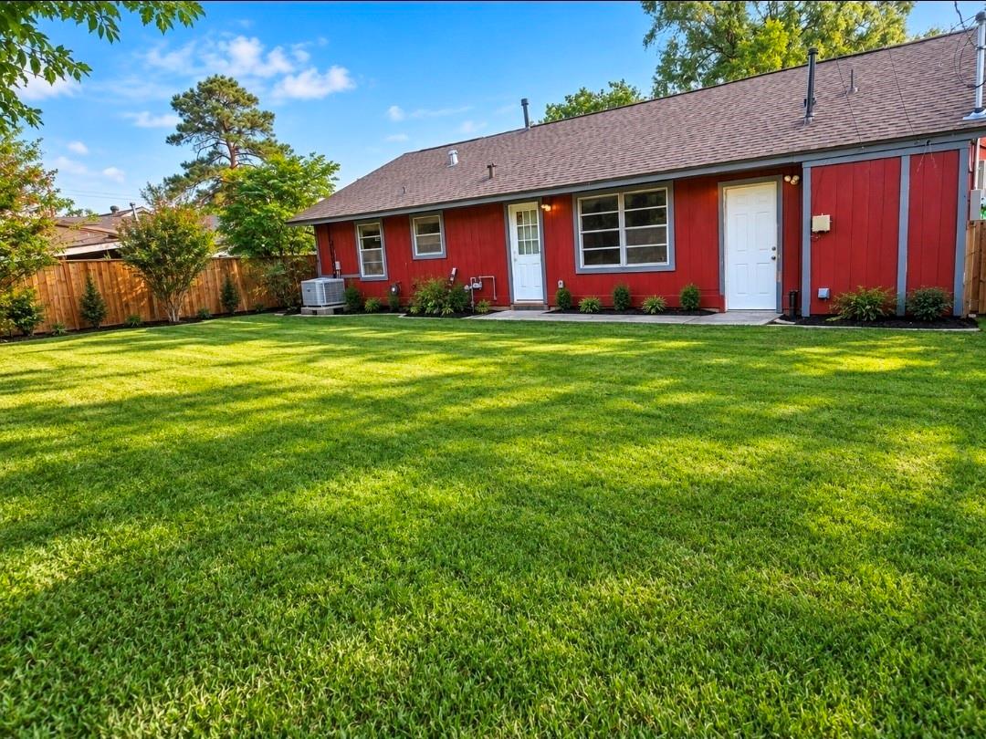 5859 Thrush Street Property Photo 3