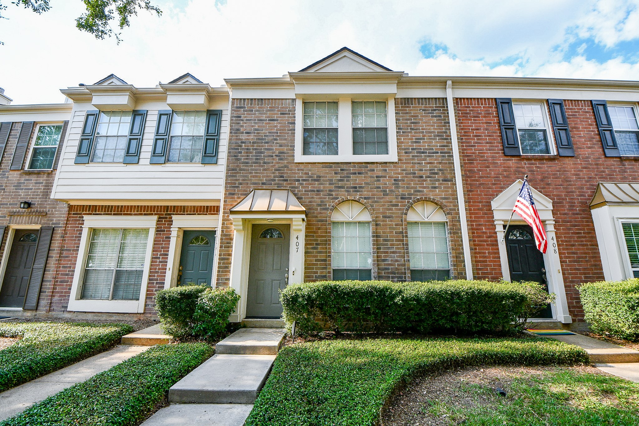 2930 Grants Lake Boulevard 407 Property Photo 1