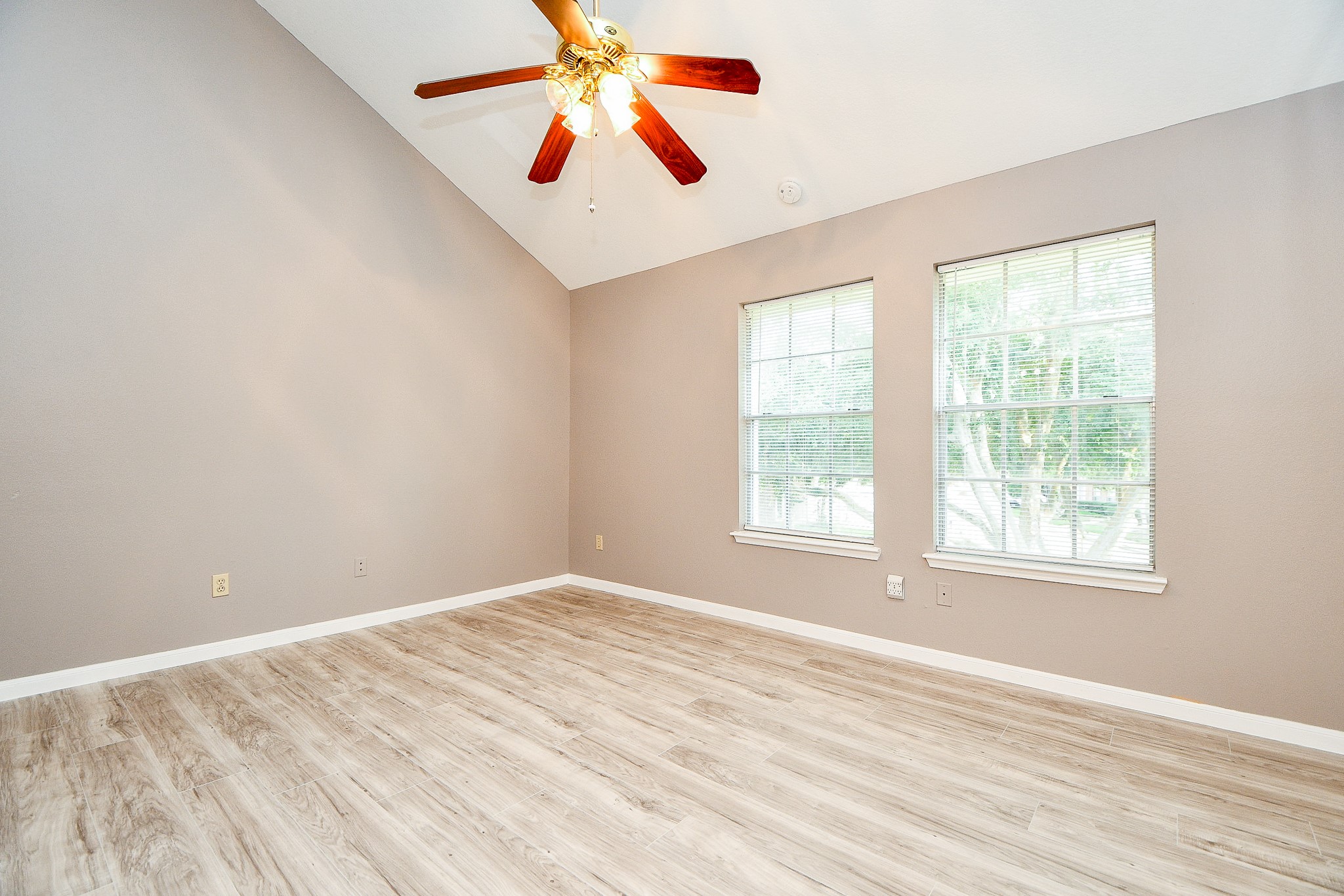 2930 Grants Lake Boulevard 407 Property Photo 12
