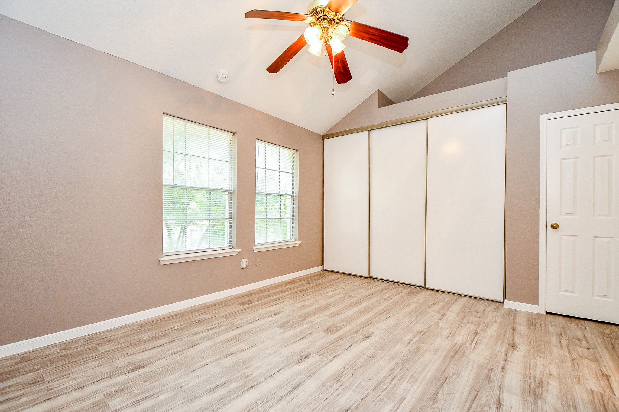 2930 Grants Lake Boulevard 407 Property Photo 13
