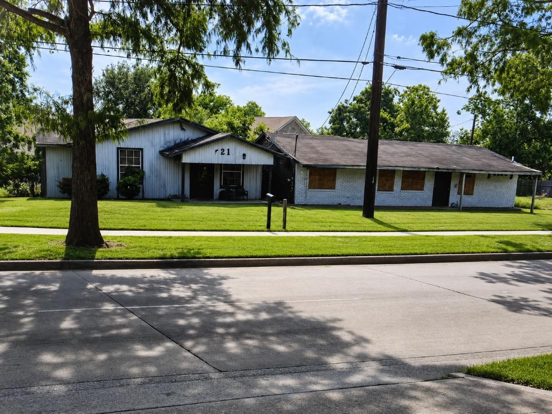 9203 W Montgomery Road Property Photo
