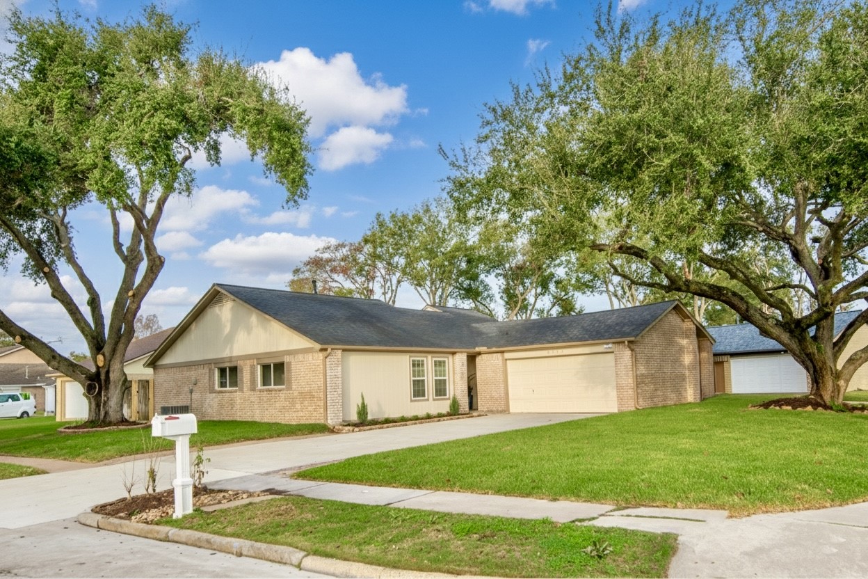 6703 Stonewater Property Photo 1