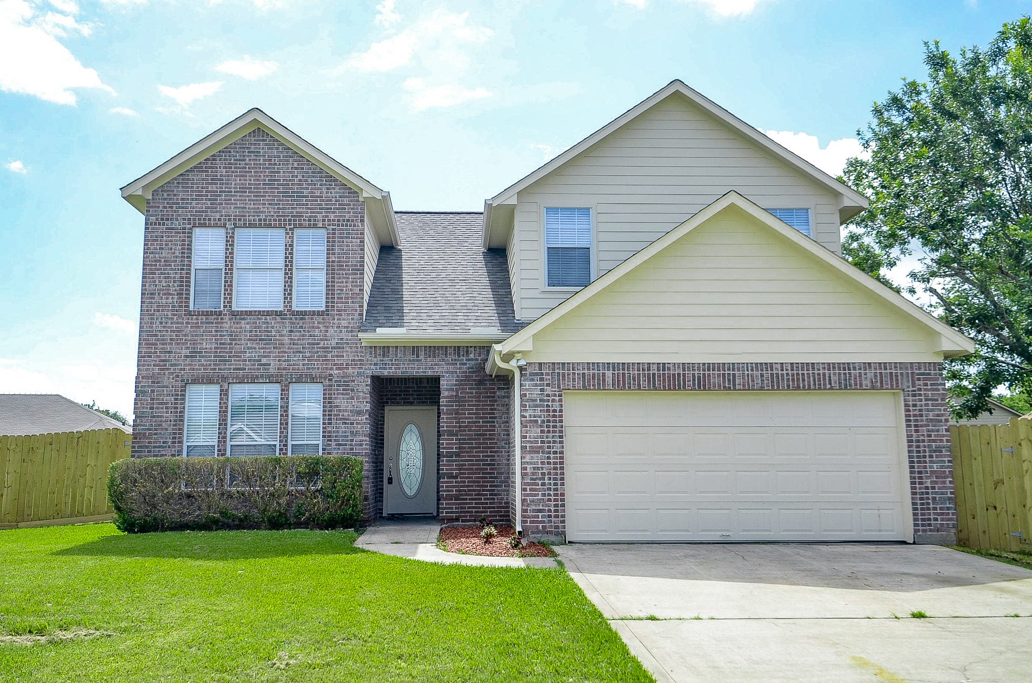12324 Green Ridge Drive Property Photo 2