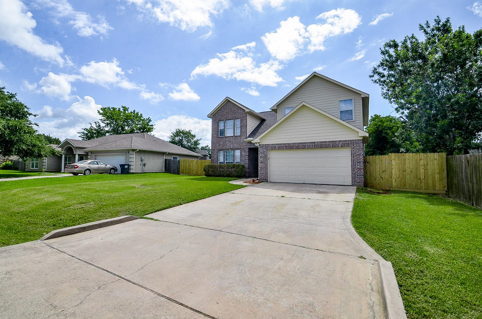 12324 Green Ridge Drive Property Photo 3