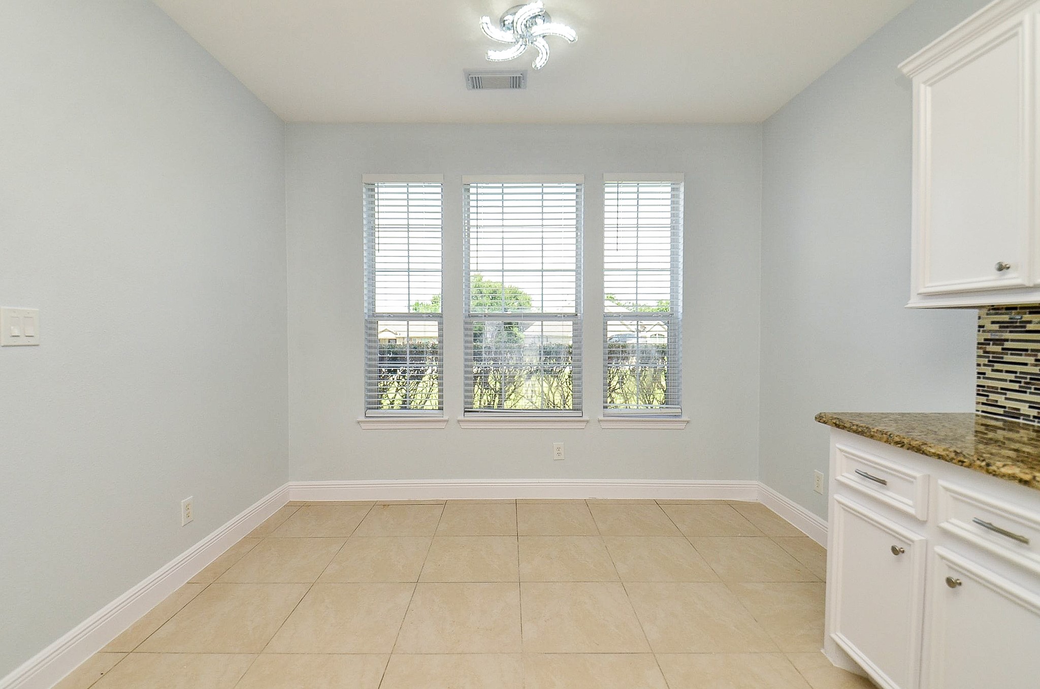12324 Green Ridge Drive Property Photo 8