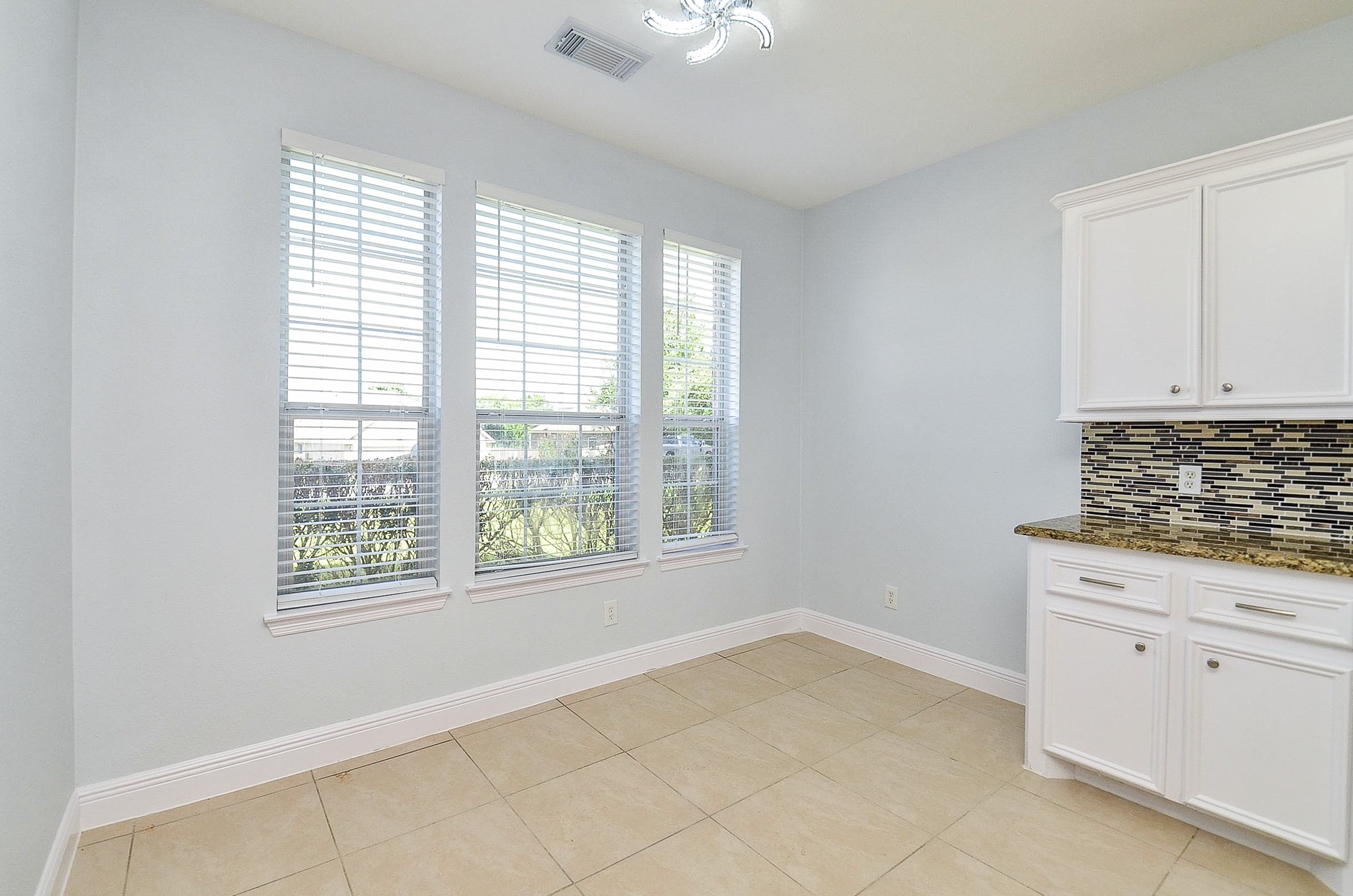 12324 Green Ridge Drive Property Photo 9