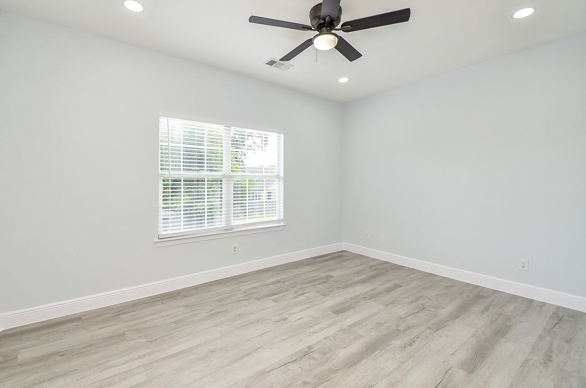 12324 Green Ridge Drive Property Photo 34