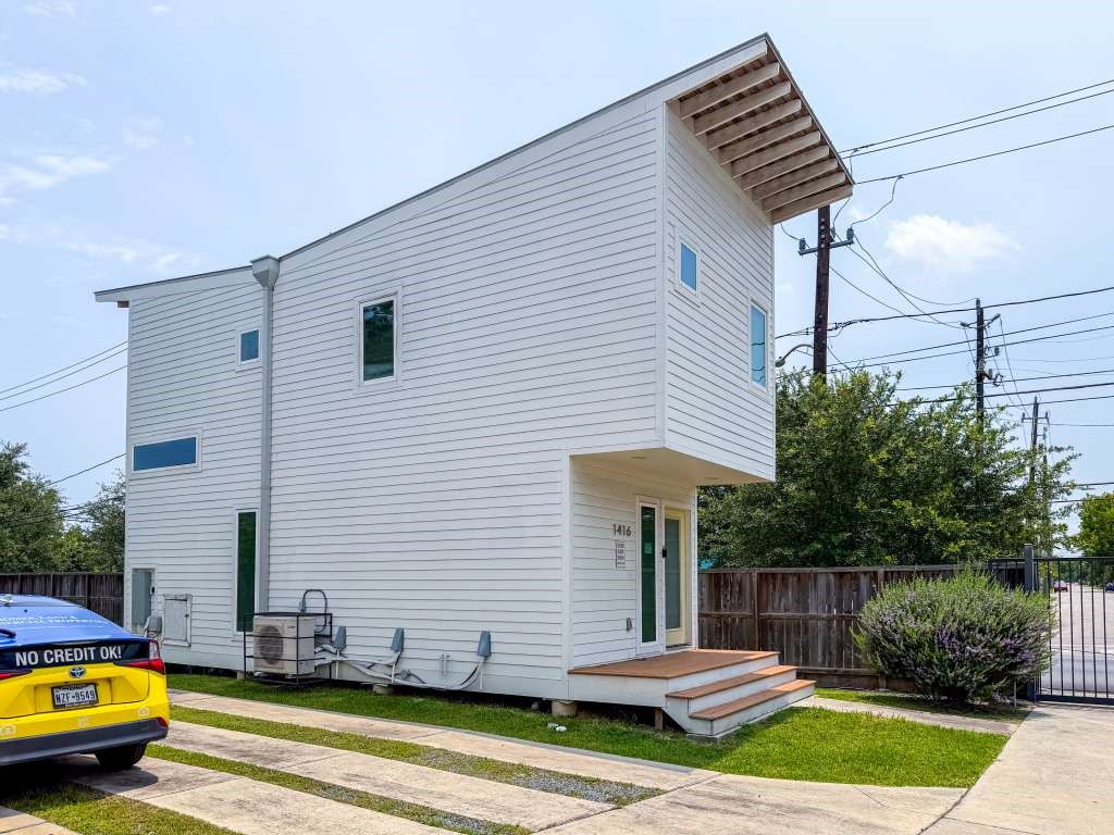 1416 Dumble Street Property Photo 1