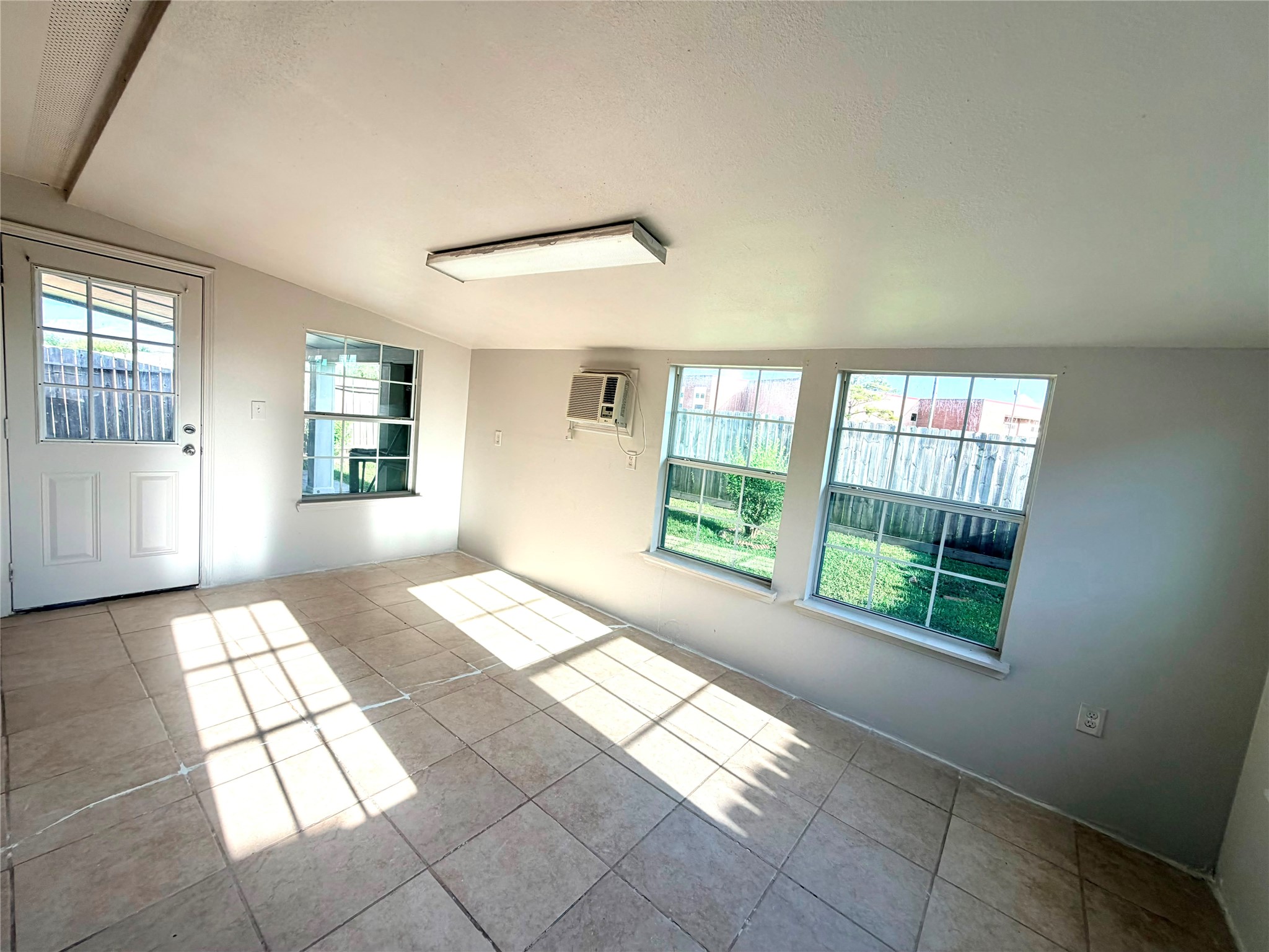 14111 Fox Creek Park Drive Property Photo 12