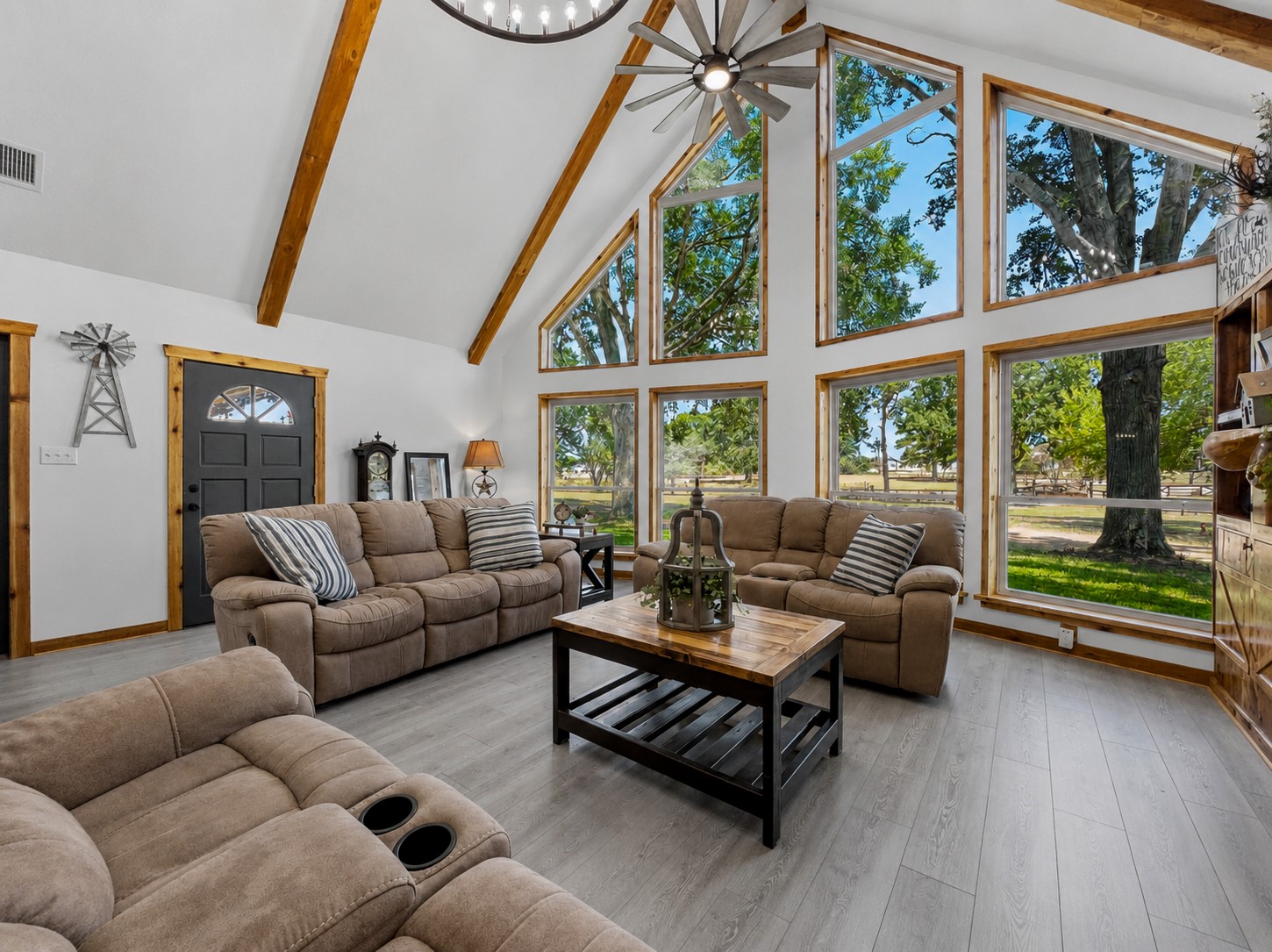 19023 Frey Road Property Photo 16