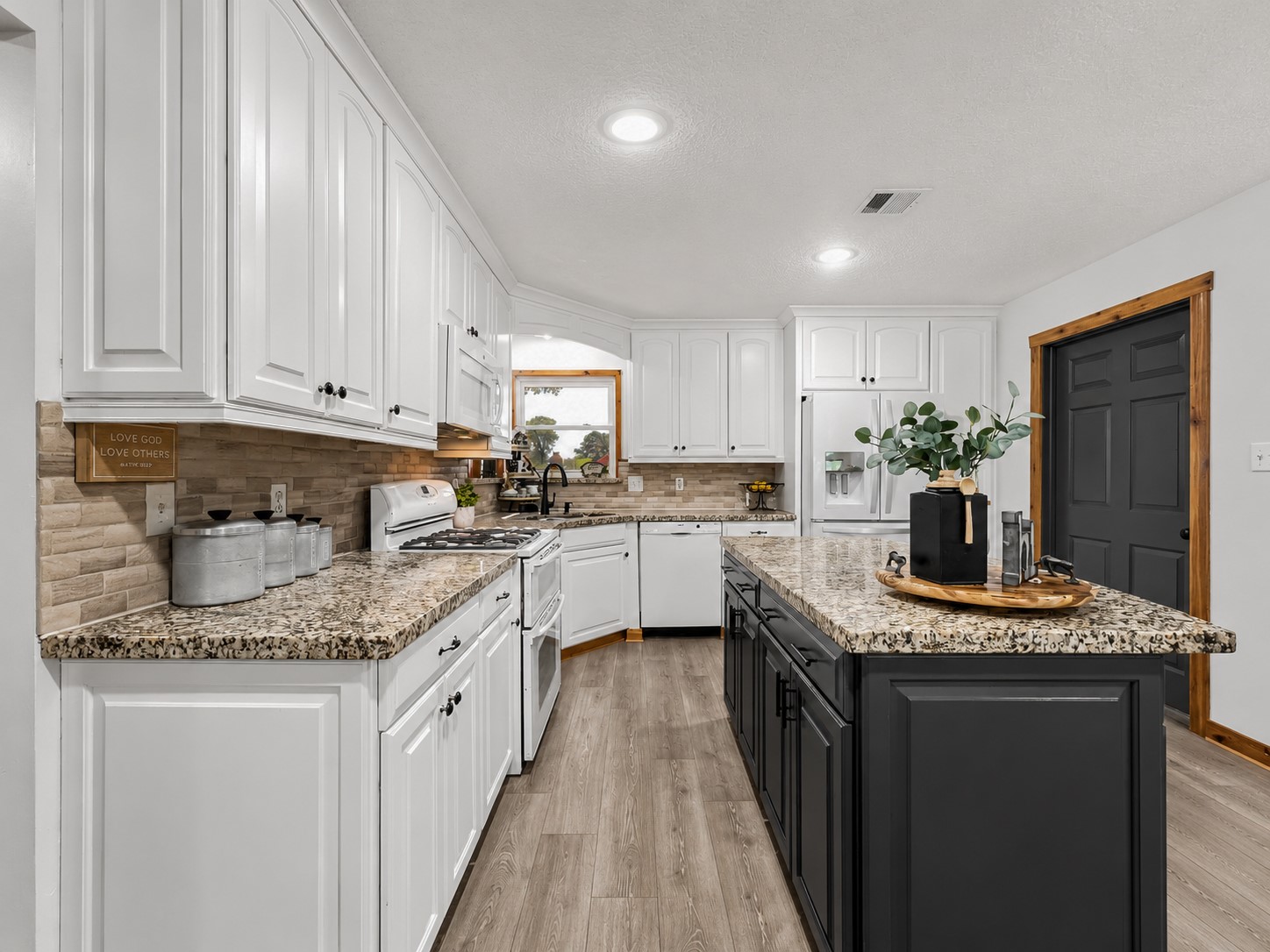 19023 Frey Road Property Photo 22