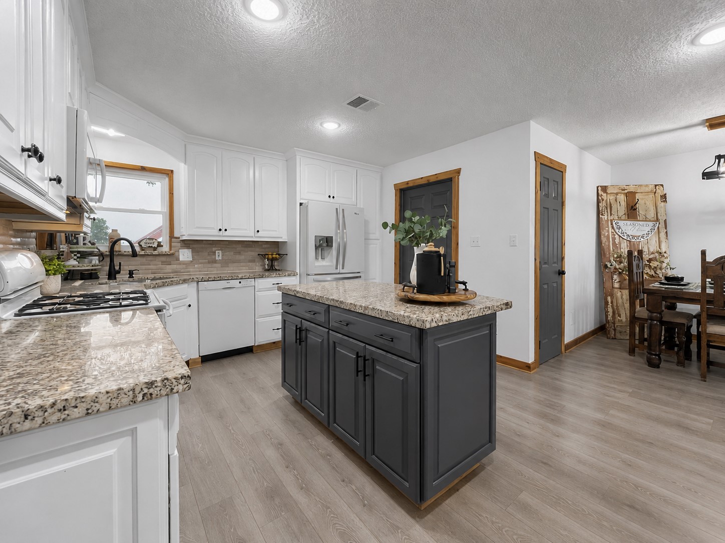 19023 Frey Road Property Photo 23