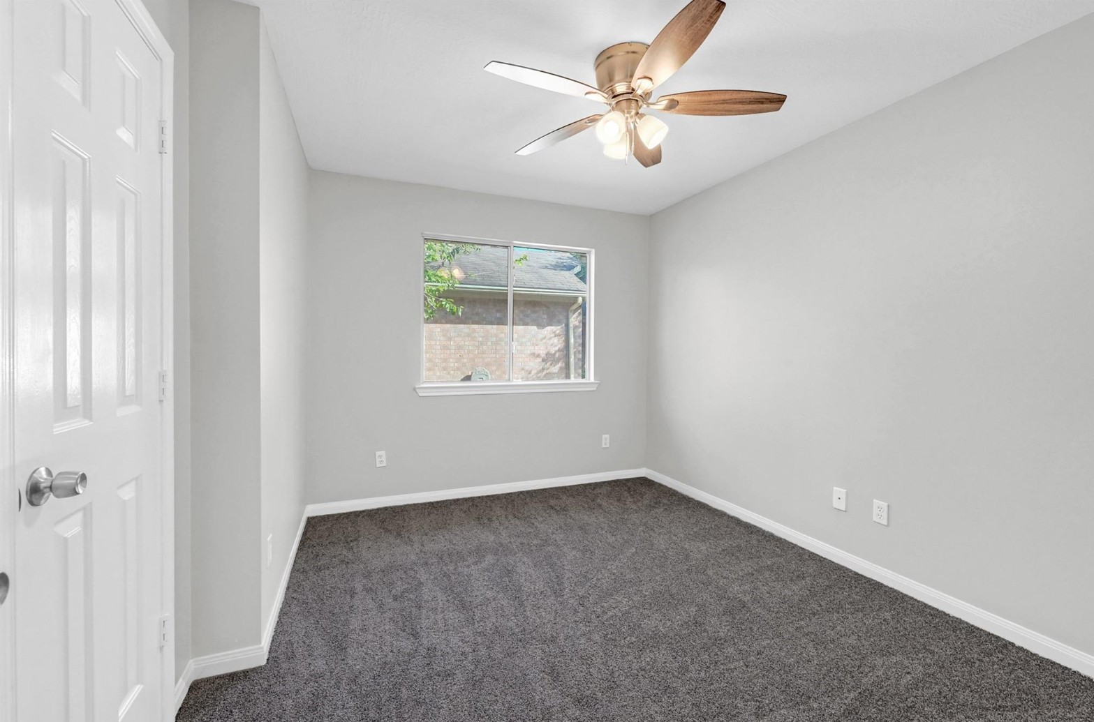 4018 Floral Way Court Property Photo 13