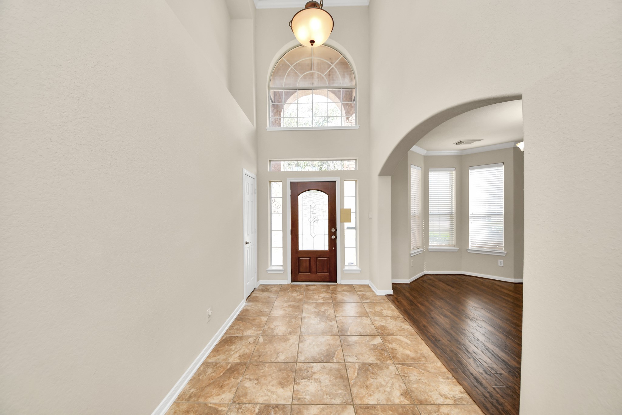 8627 Sweet Pasture Drive Property Photo 3