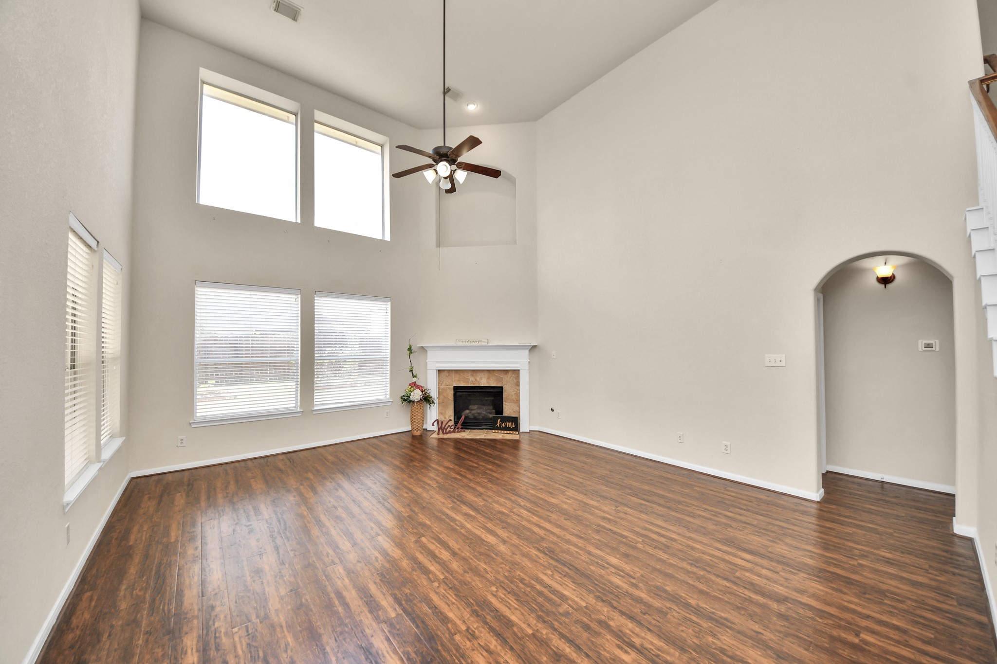 8627 Sweet Pasture Drive Property Photo 9