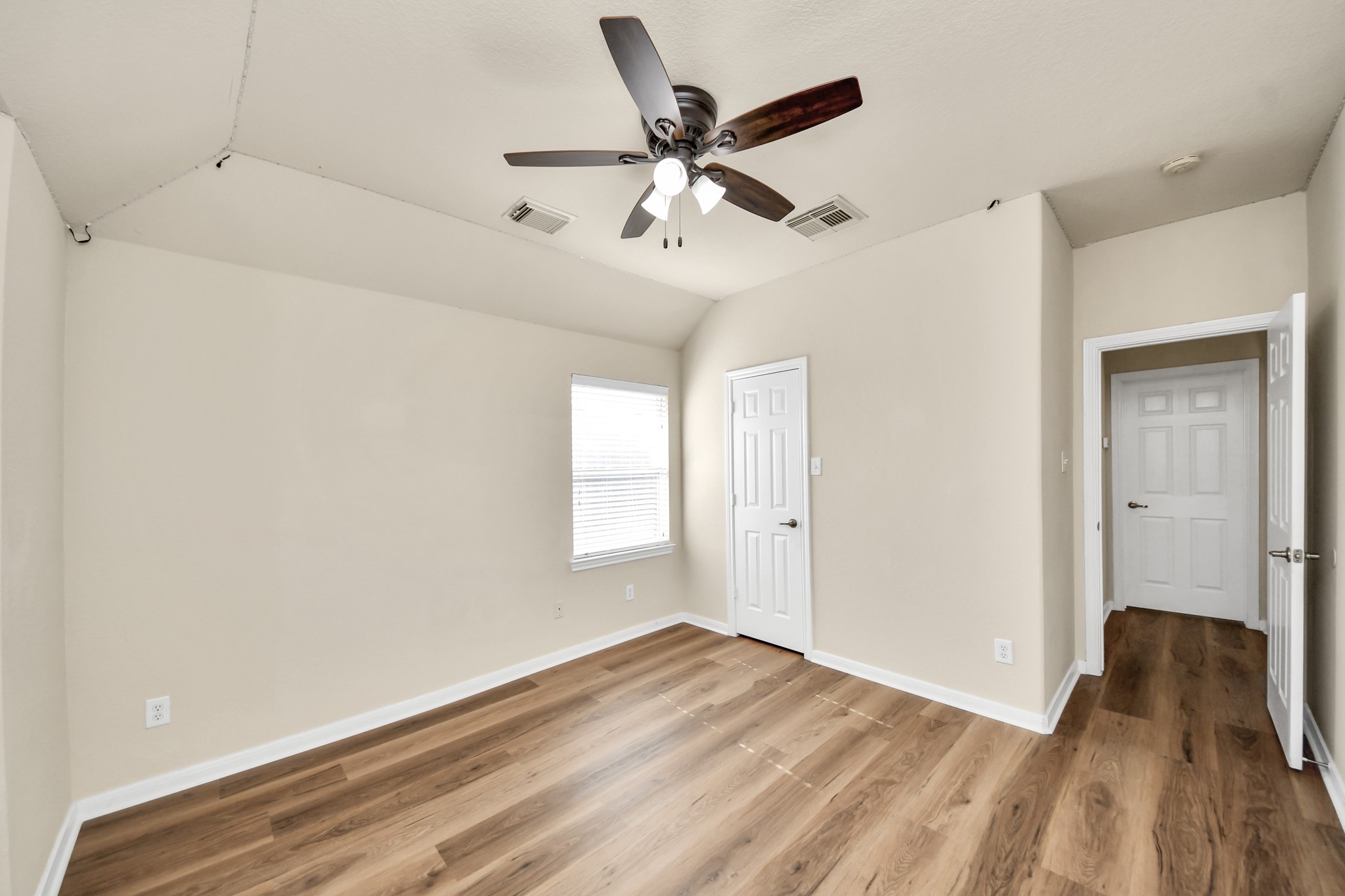 8627 Sweet Pasture Drive Property Photo 31