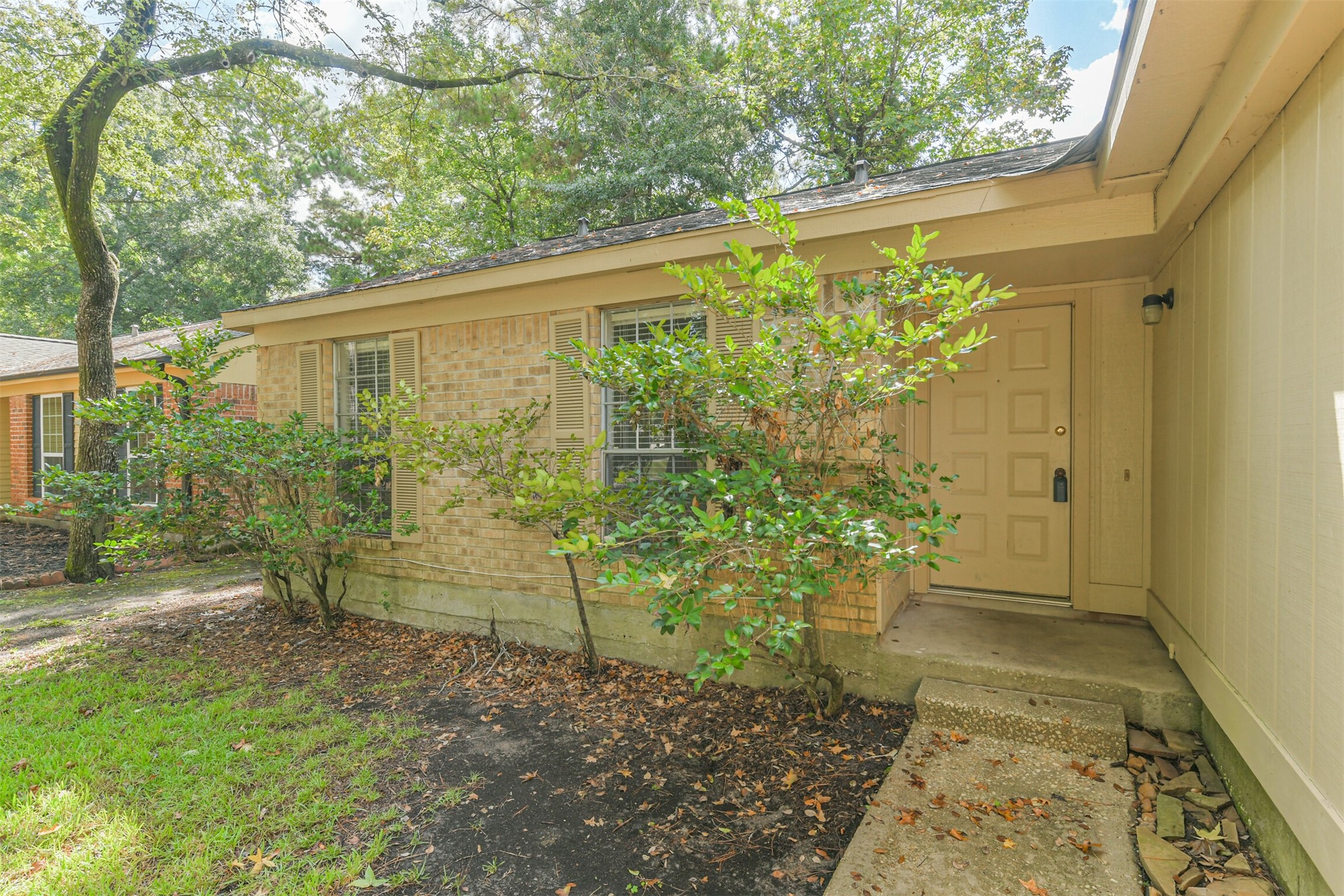 56 Fallshire Drive Property Photo 3