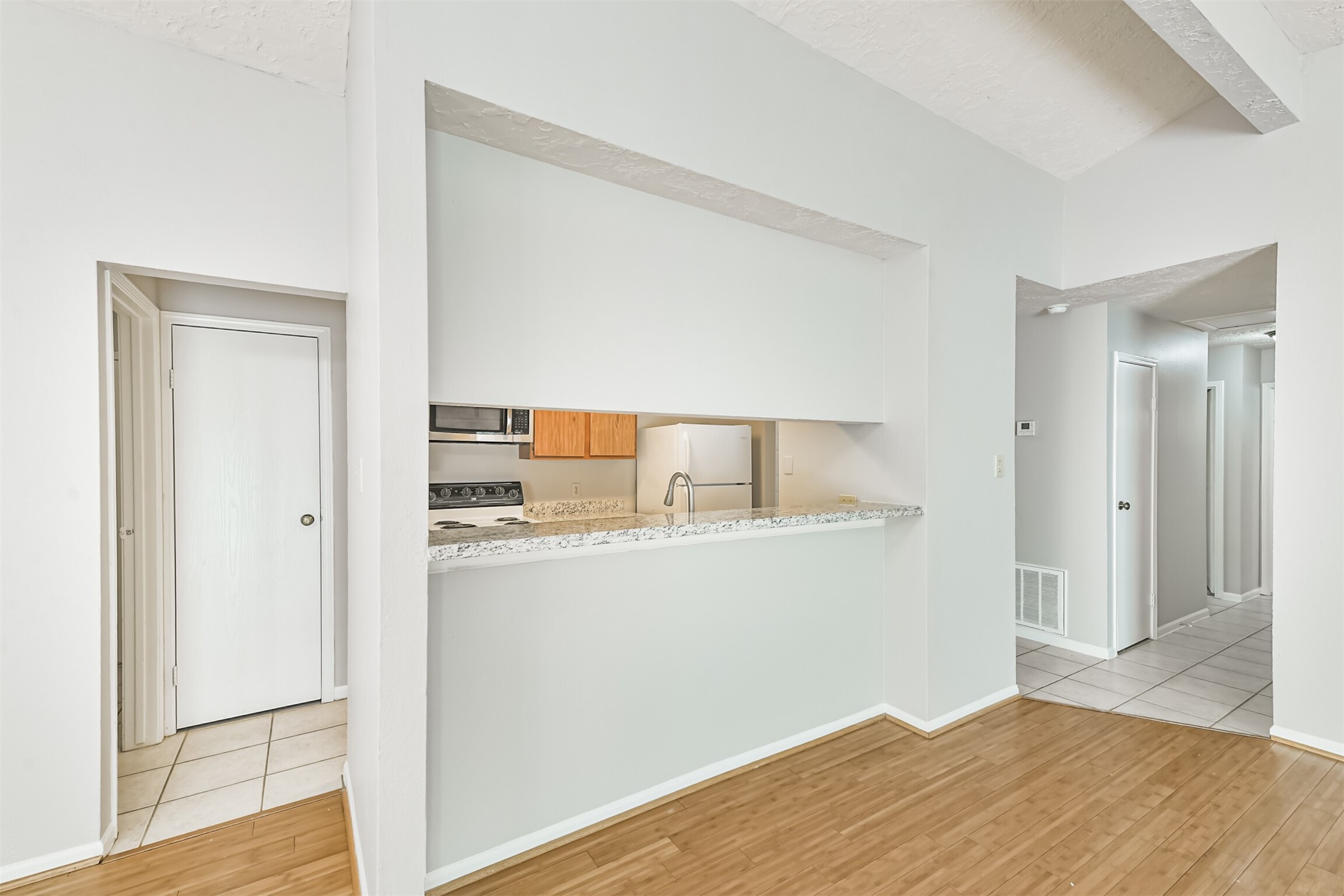 56 Fallshire Drive Property Photo 8