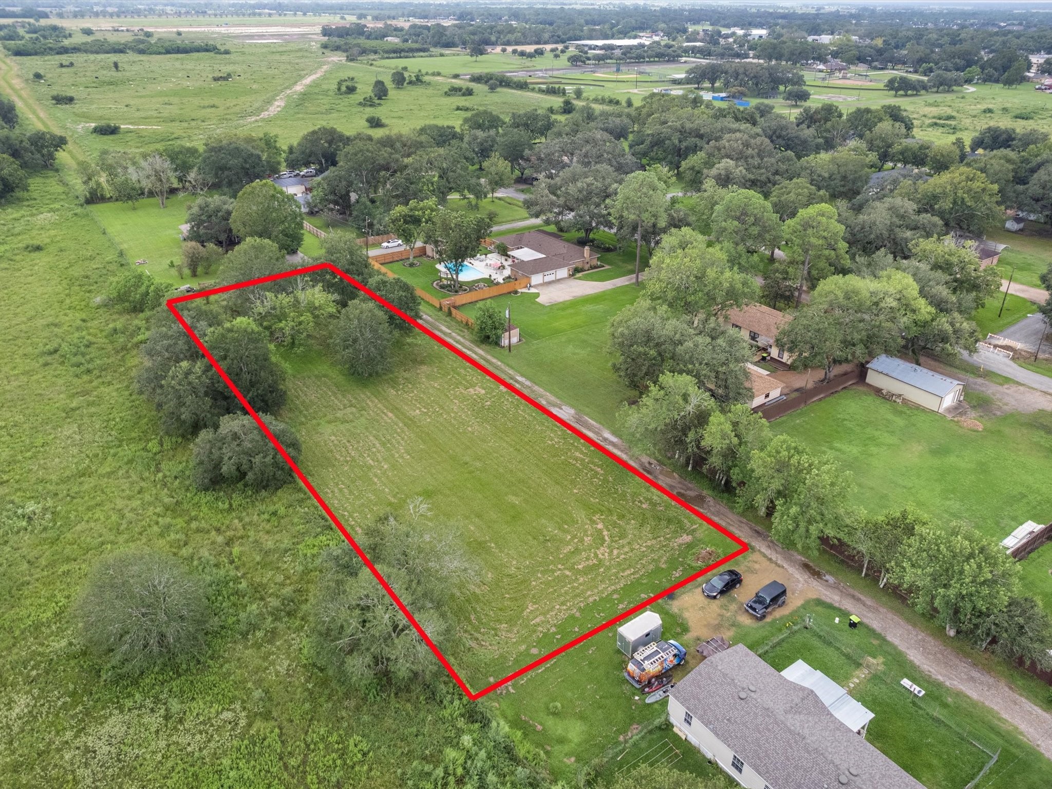 2504 Kneitz Street Property Photo 3