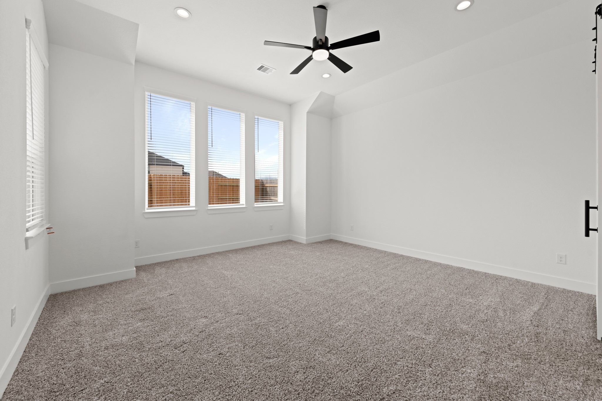 511 Blue River Trail Property Photo 18