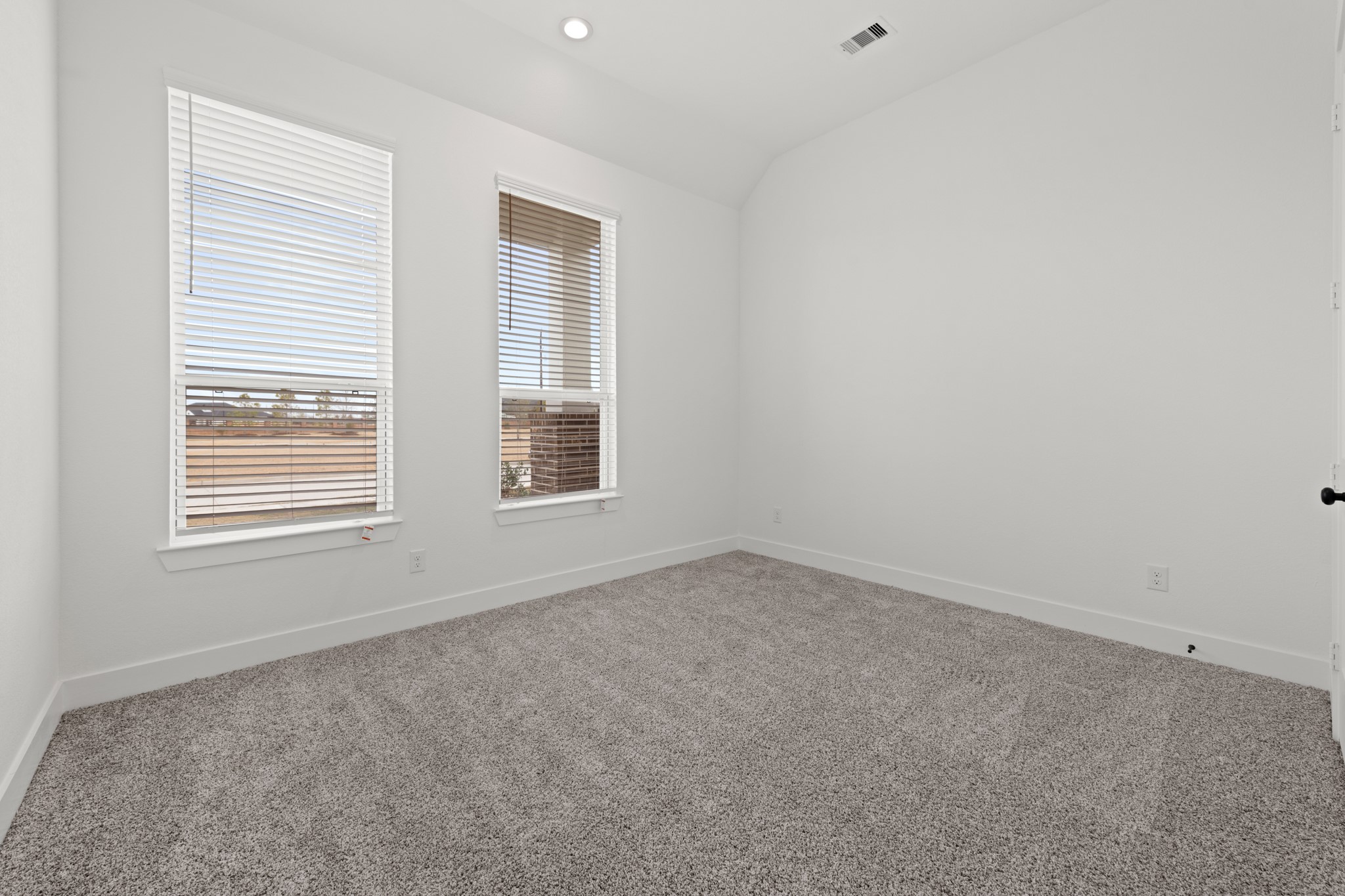 511 Blue River Trail Property Photo 28