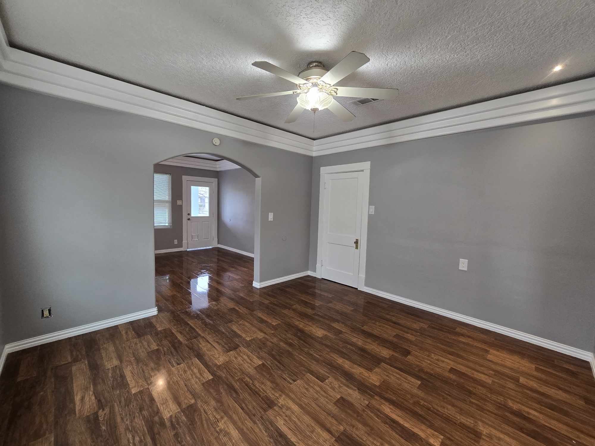 3125 Illinois Street Property Photo 8