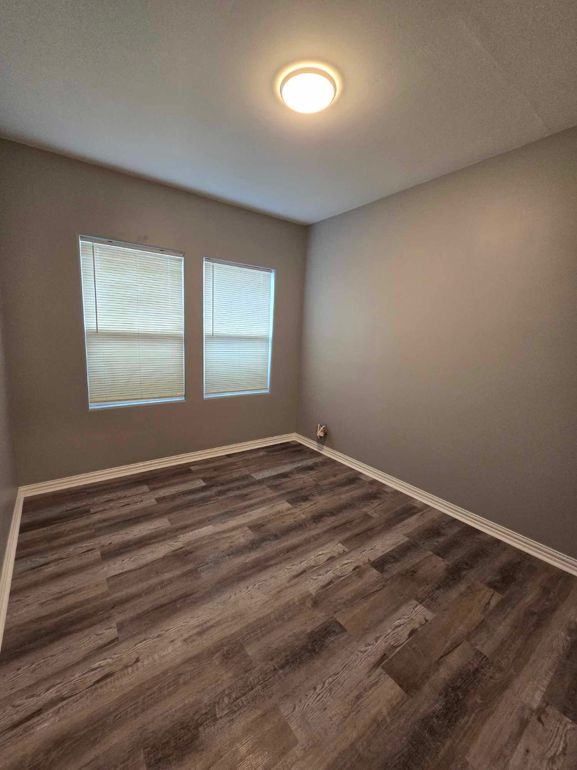 3125 Illinois Street Property Photo 11