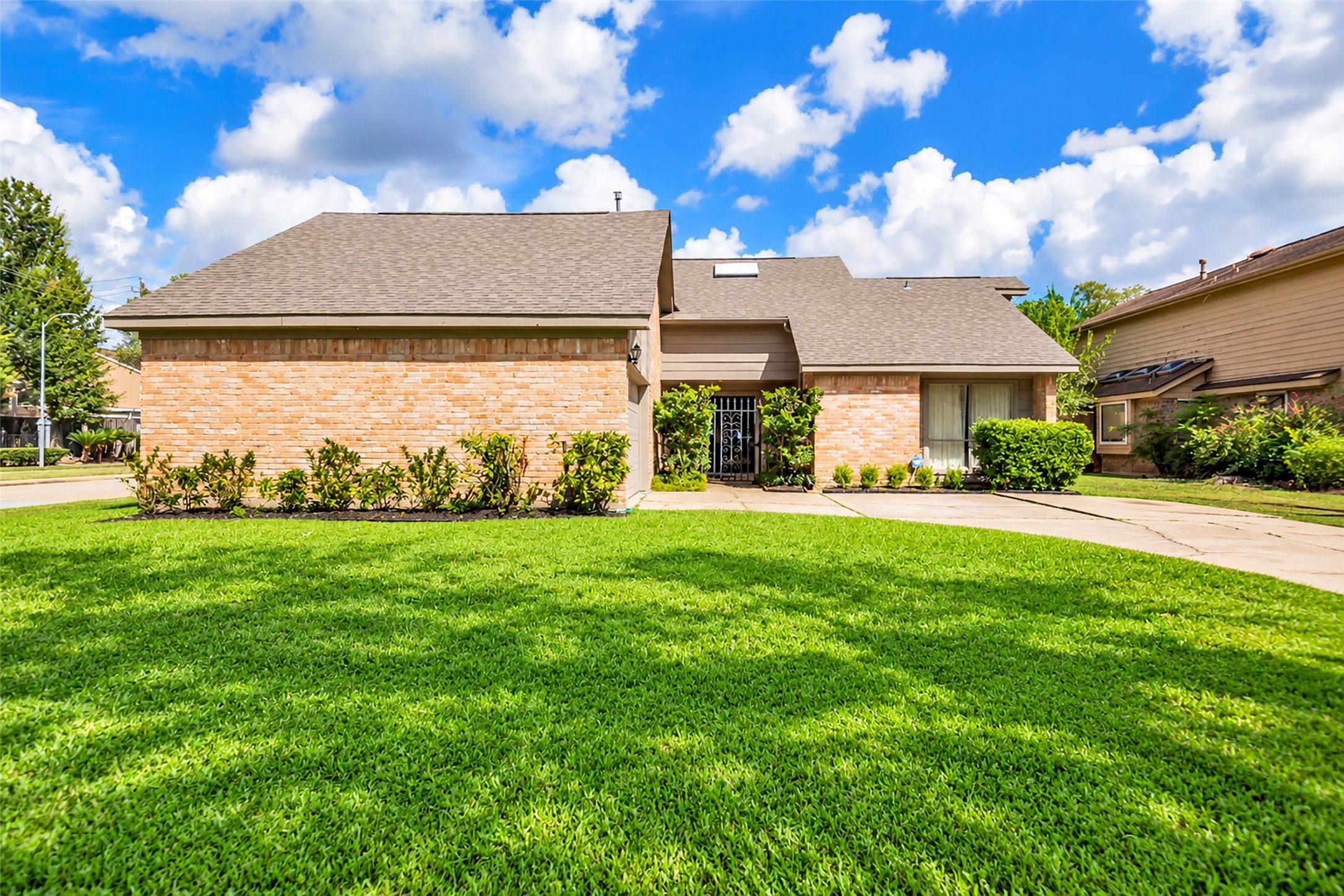 11542 Wickersham Lane Property Photo 1